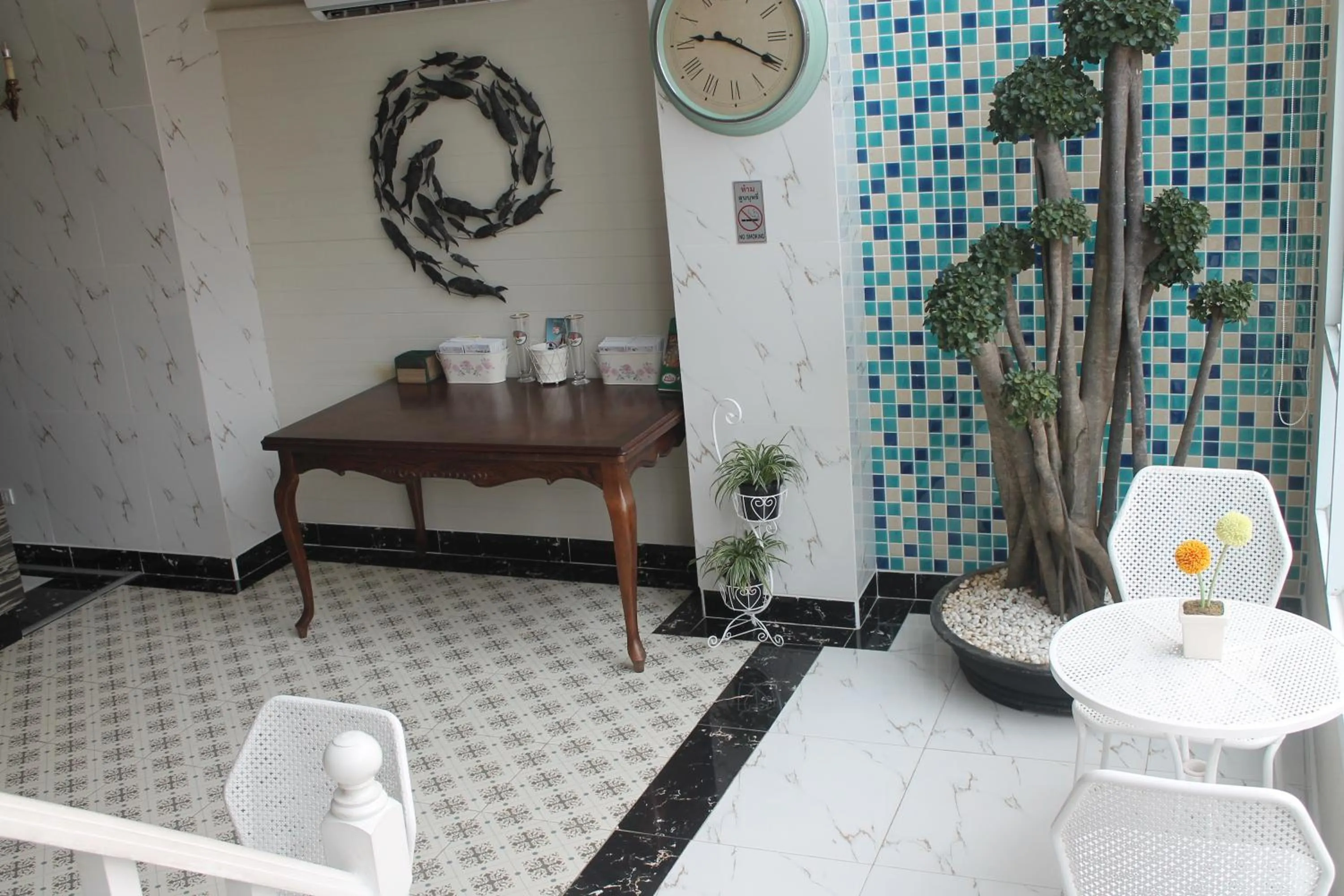 Decorative detail in V-Ocean Palace