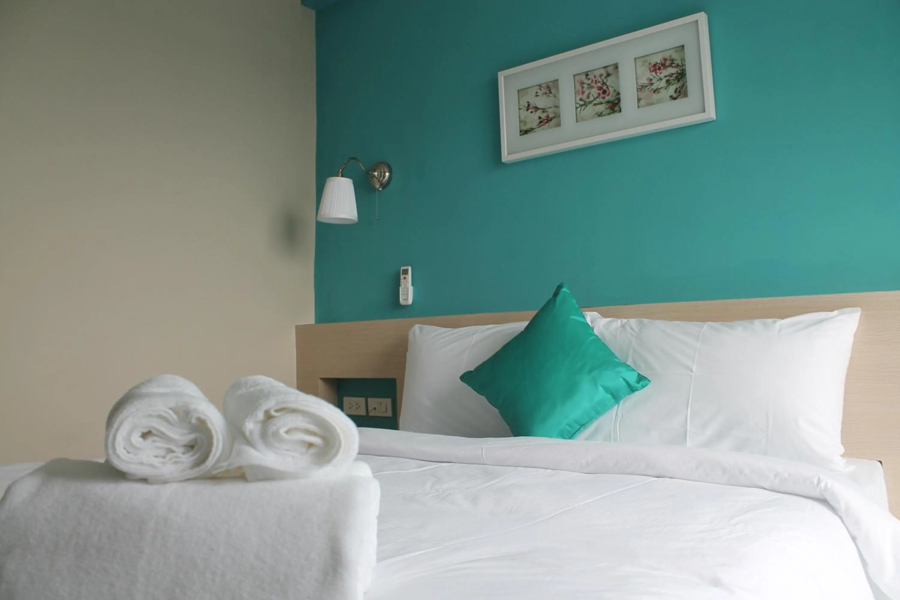 Bedroom, Bed in V-Ocean Palace