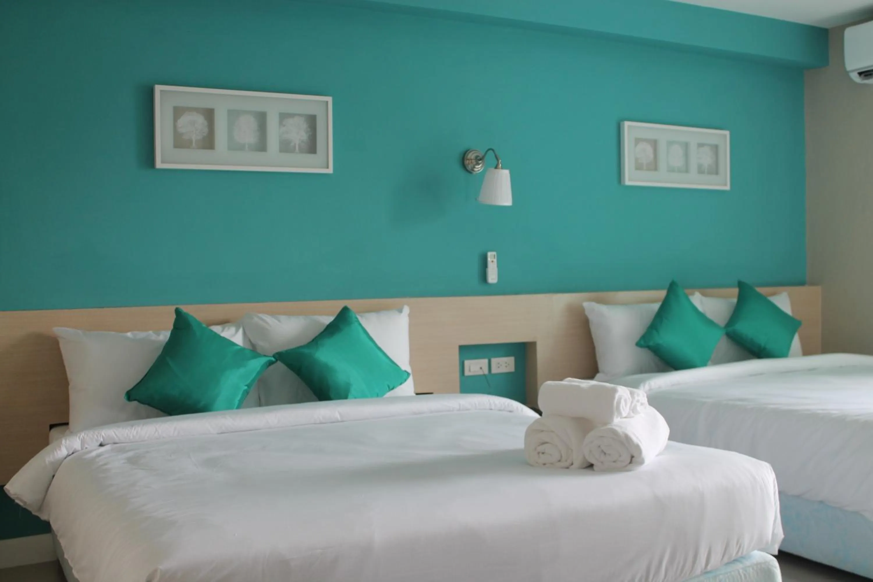 Bedroom, Bed in V-Ocean Palace