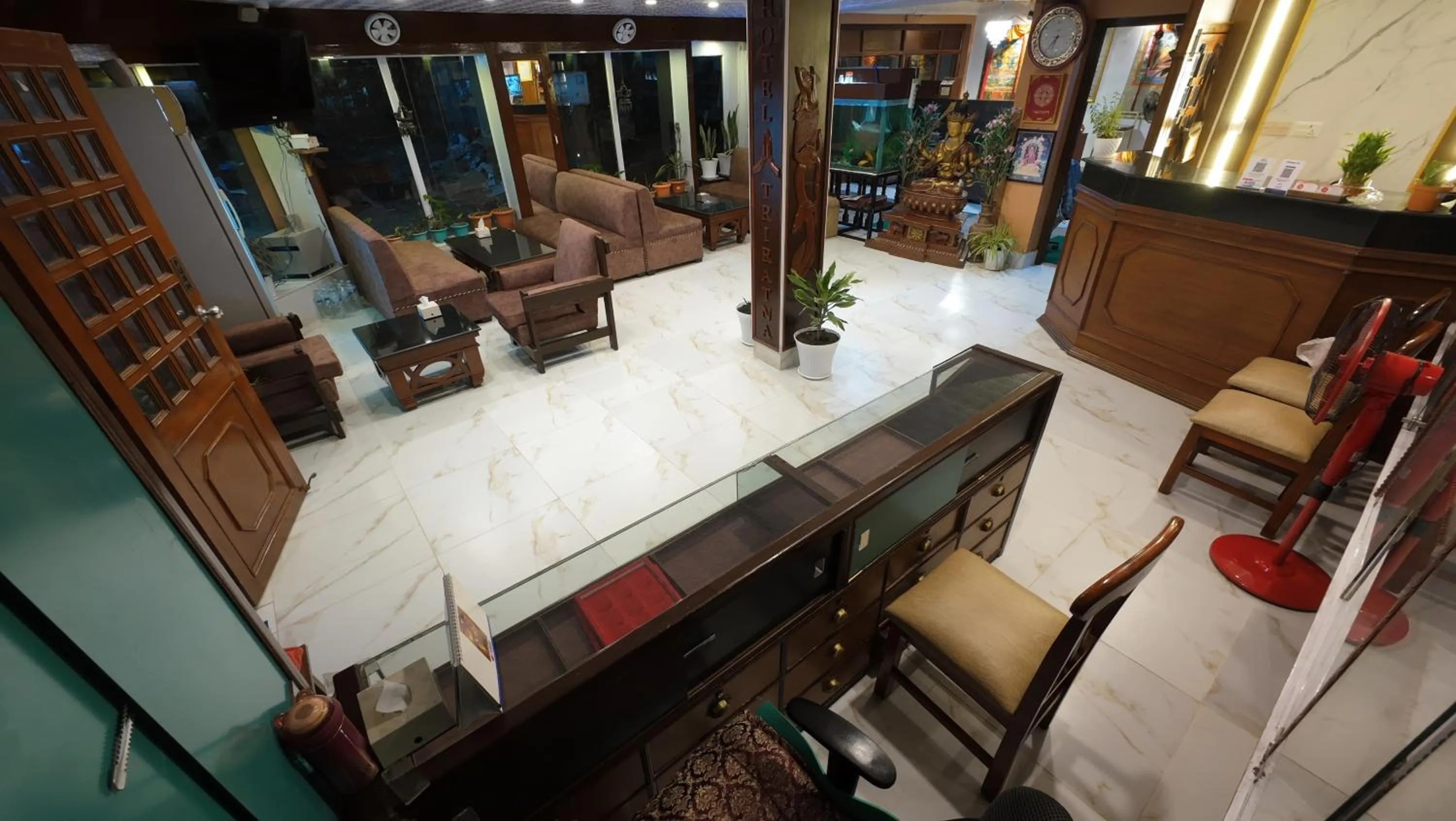 Restaurant/places to eat in Hotel Triratna