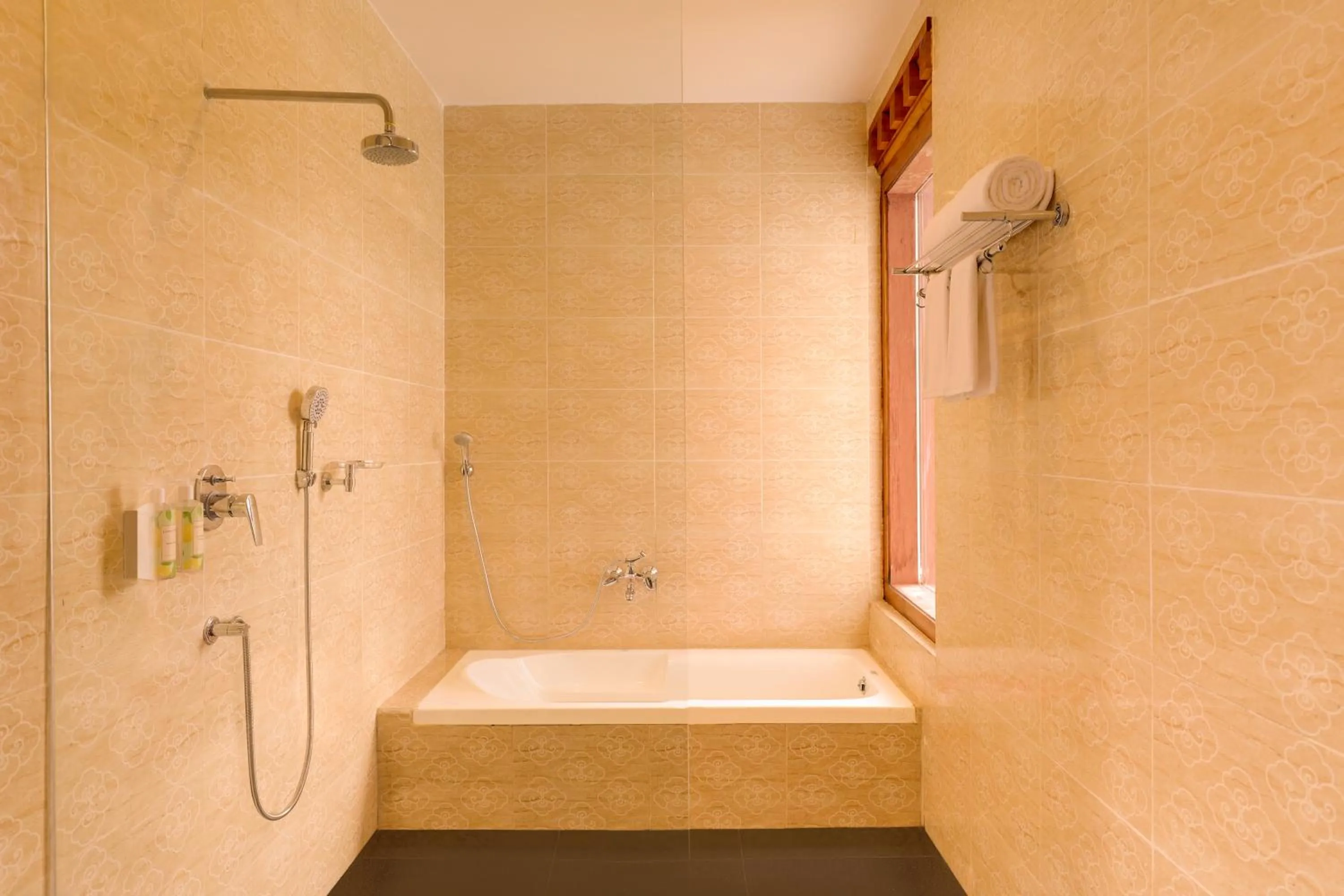 Bath in Lemon Tree Resort, Thimphu, Bhutan