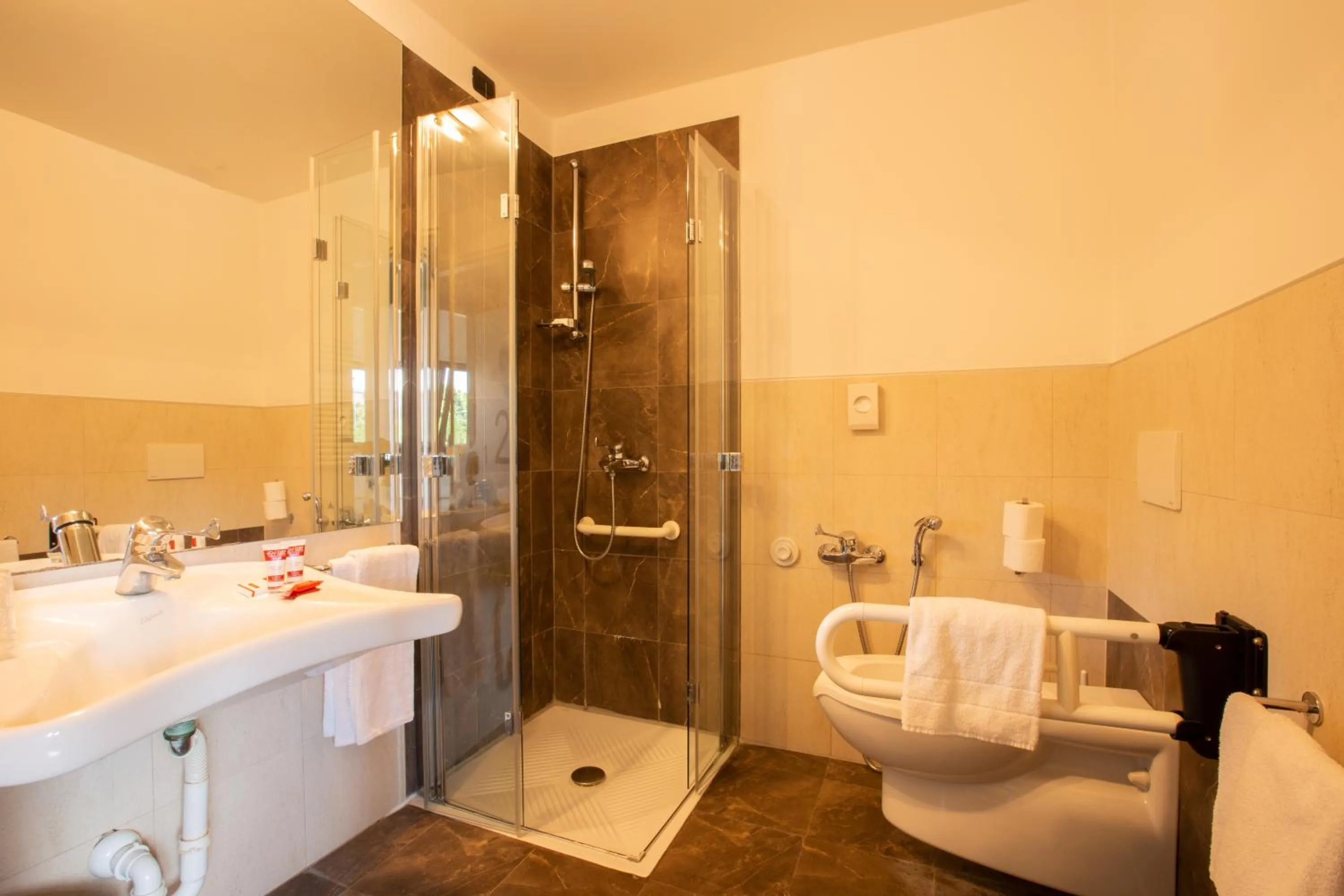 Euro Hotel Residence