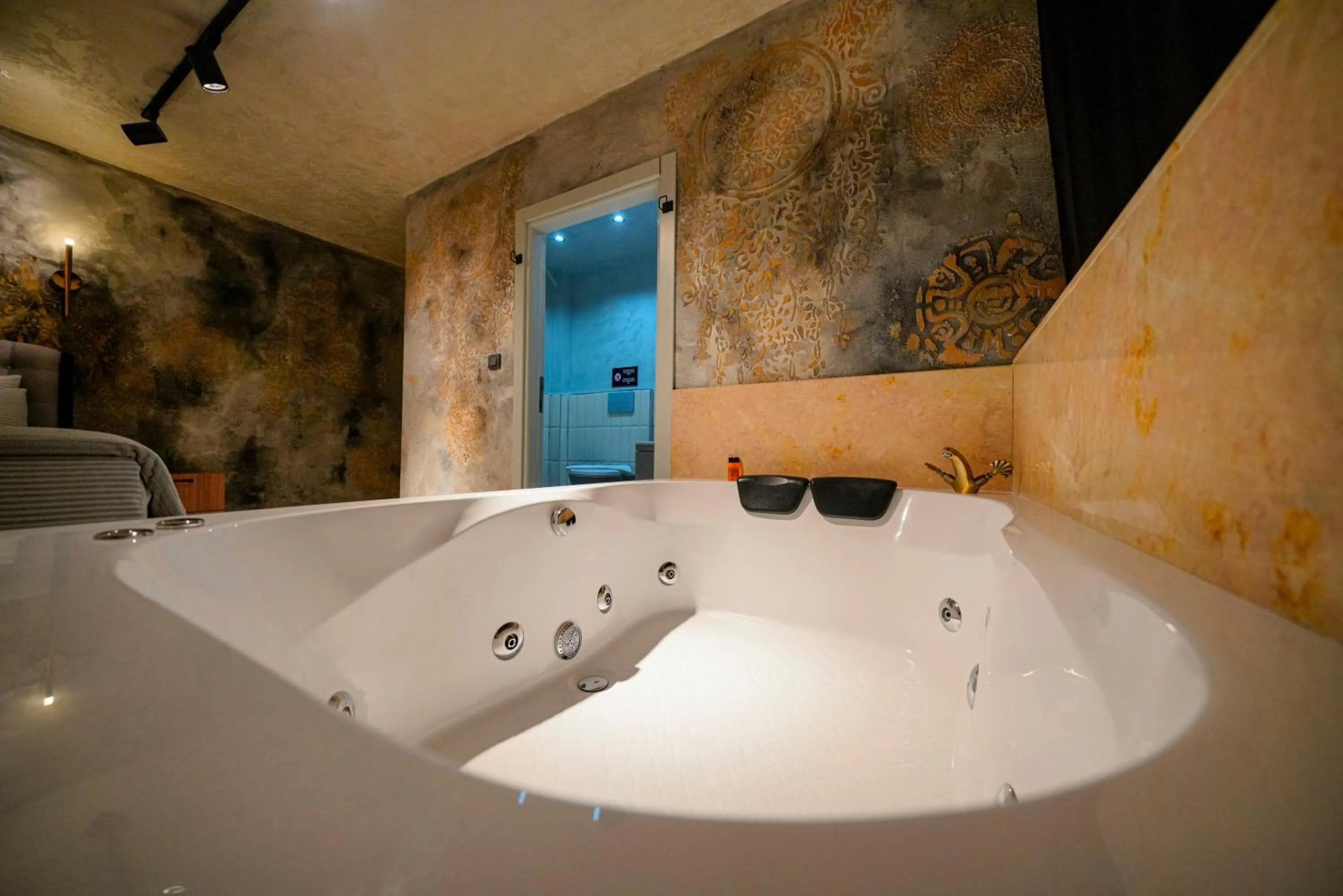 Hot Tub in Cappadocia Divin House