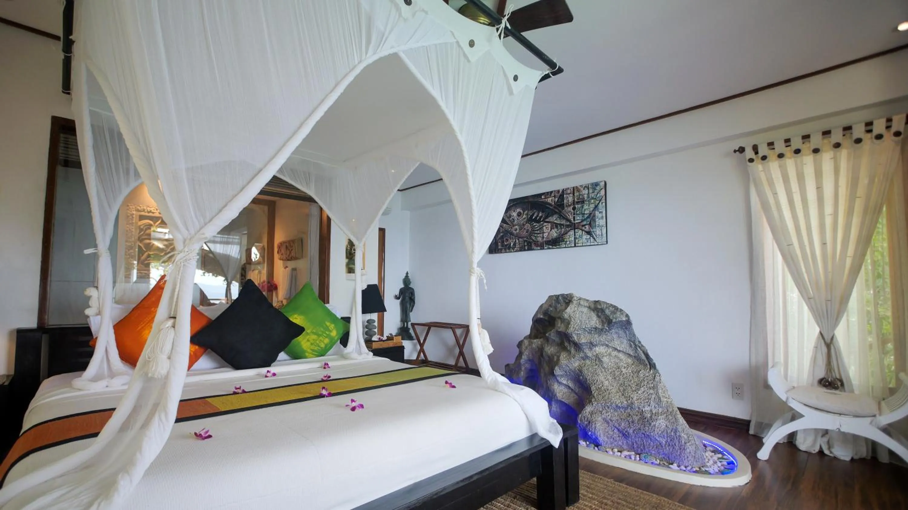 Photo of the whole room, Bed in Vellago Resort