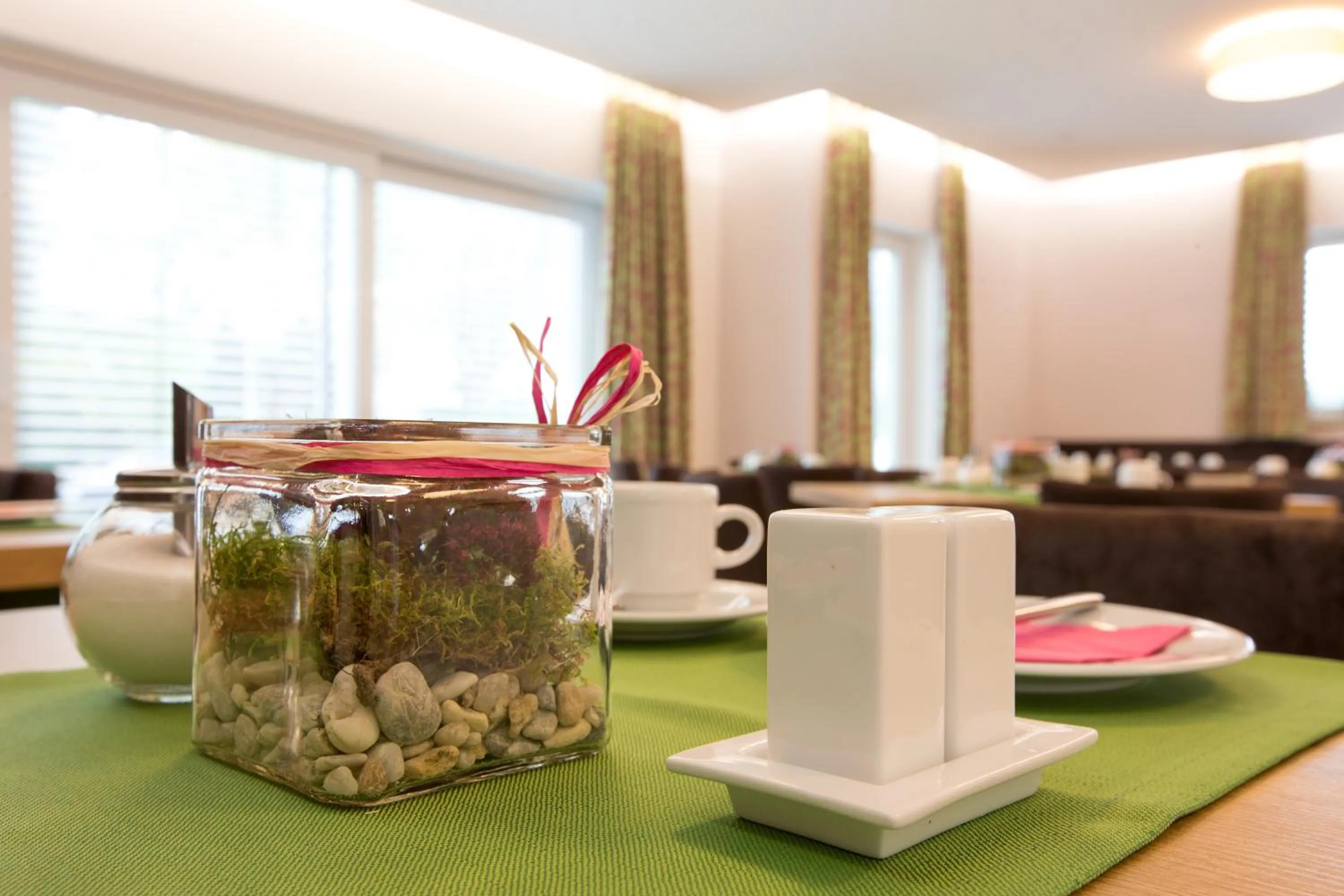 Restaurant/places to eat in Hotel Bauer garni