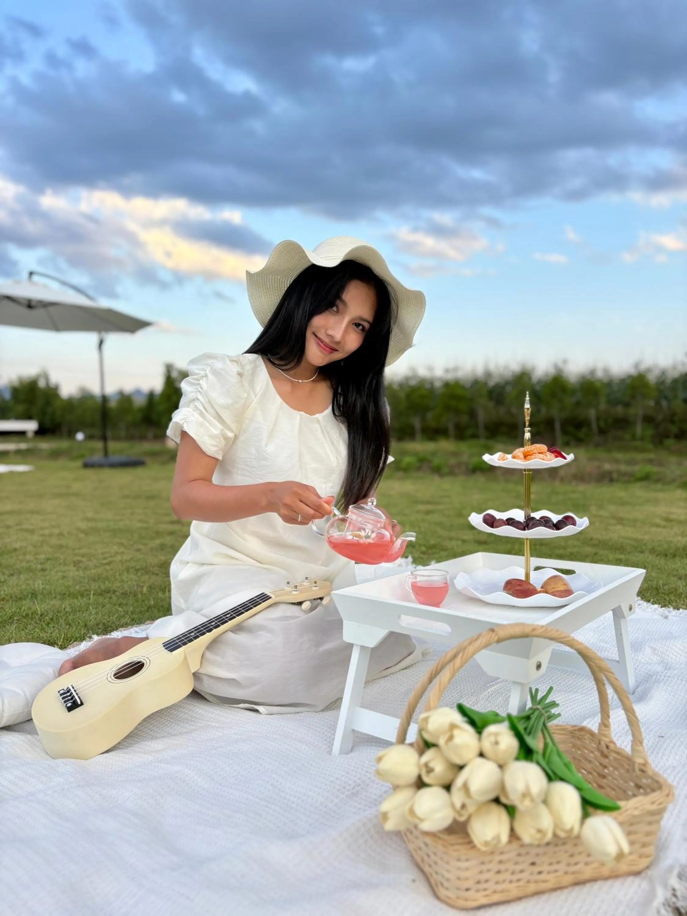 Entertainment in Paradise Resort & Cafe