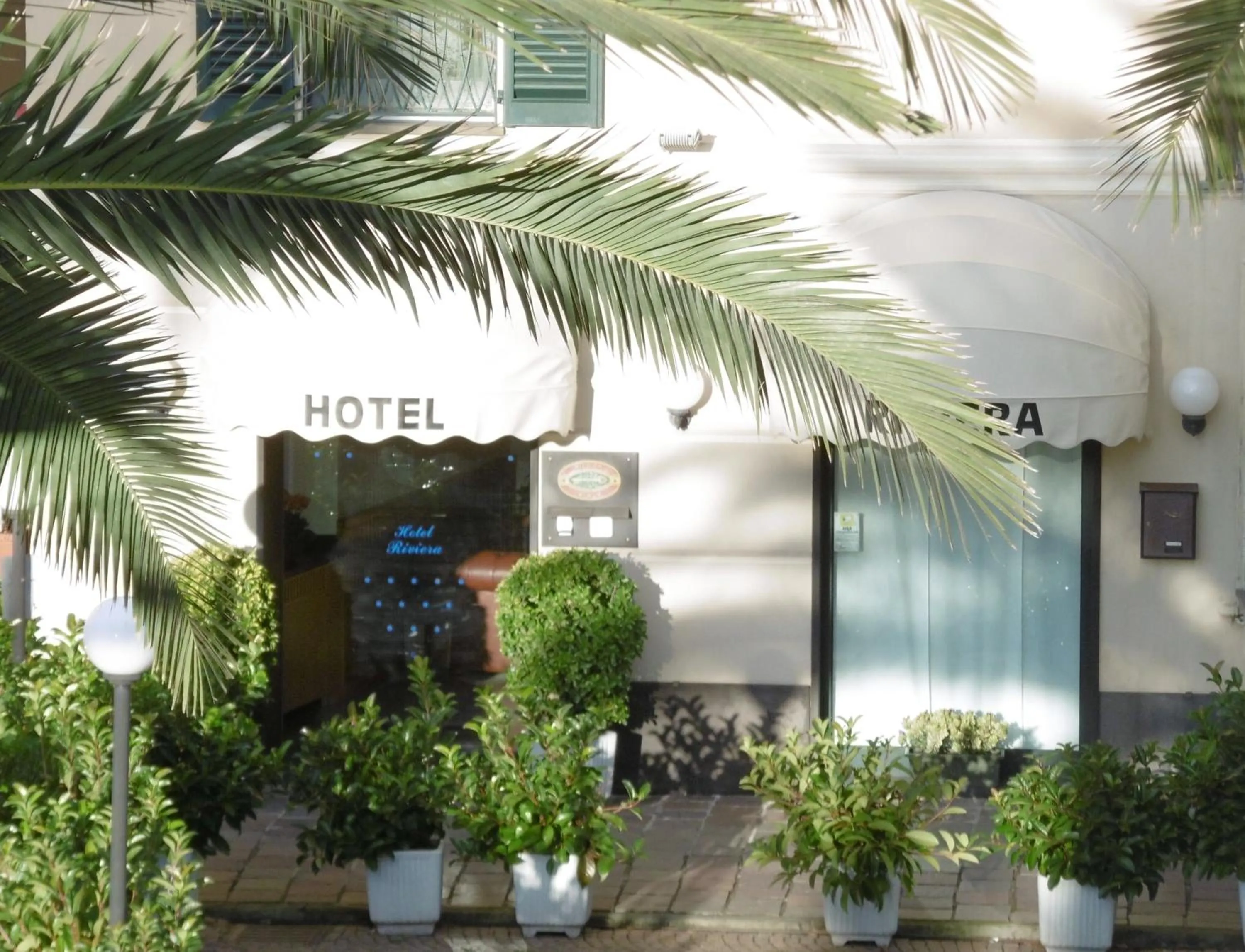 Facade/entrance in Hotel Riviera