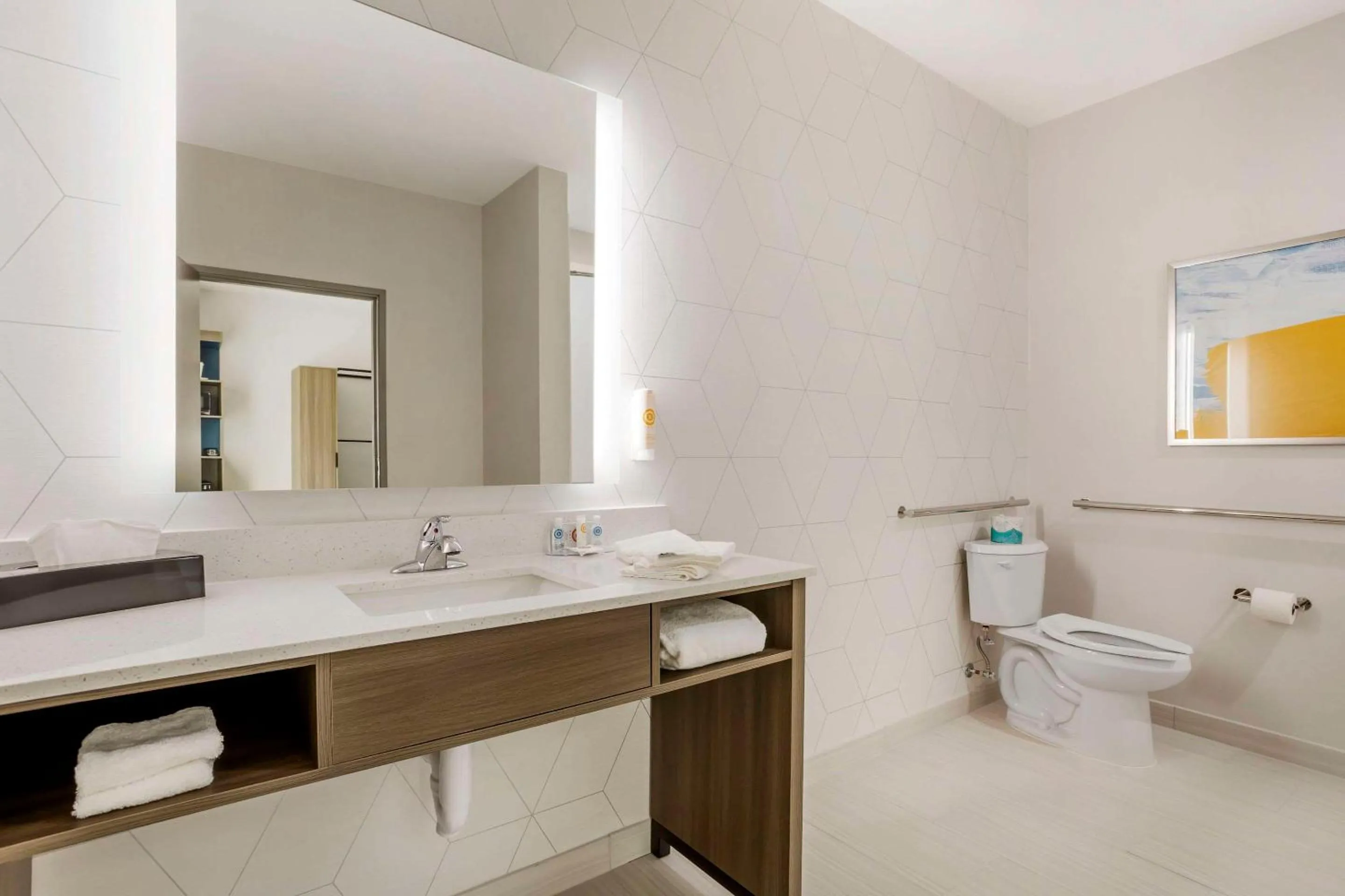 Bedroom in Comfort Inn & Suites Huntsville Near University