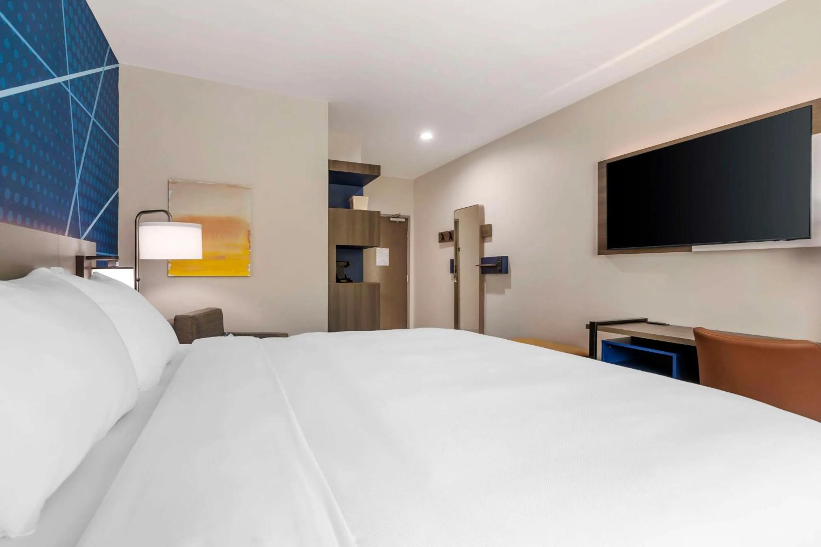 Bedroom, Bed in Comfort Inn & Suites Huntsville Near University