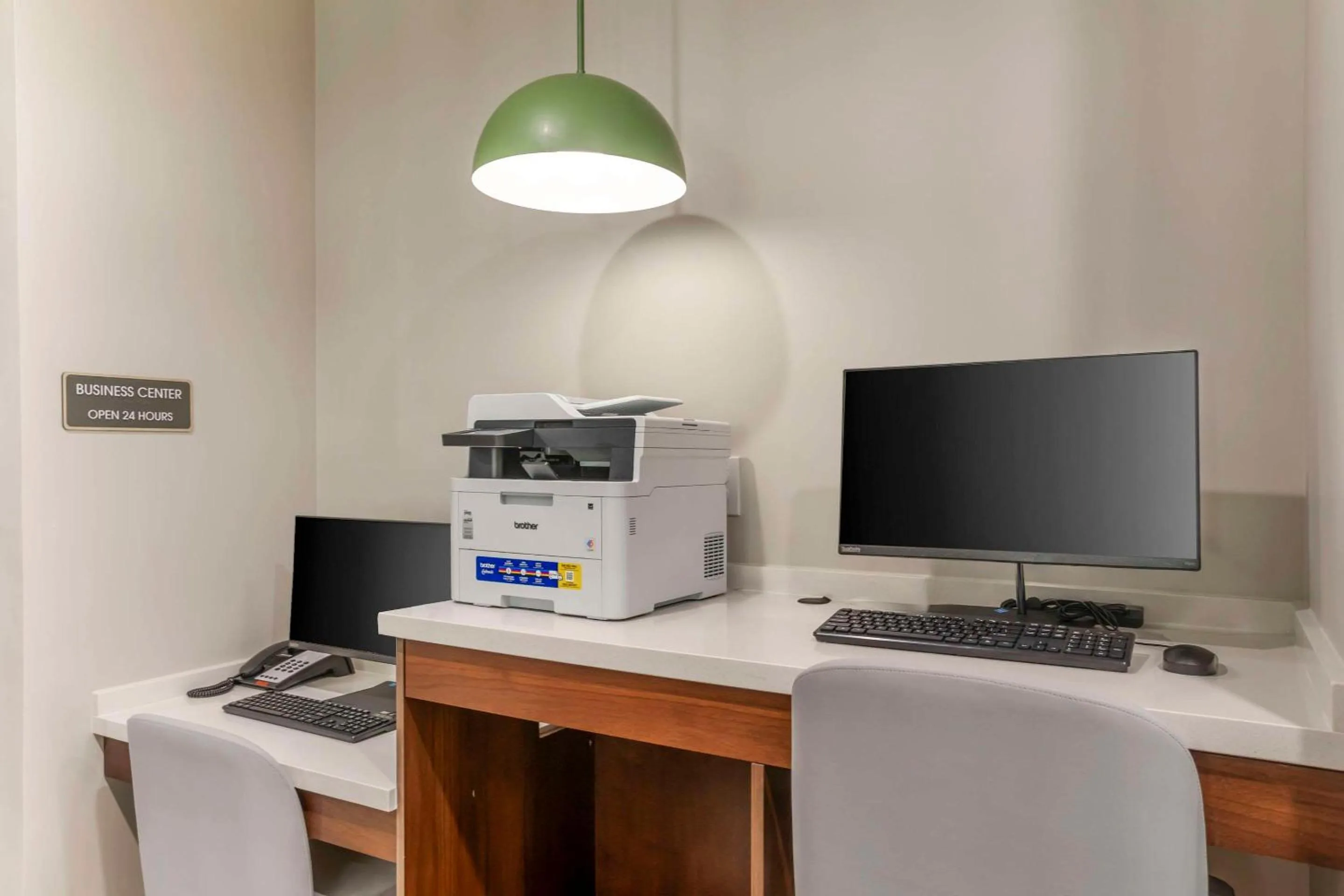 Business facilities in Comfort Inn & Suites Huntsville Near University