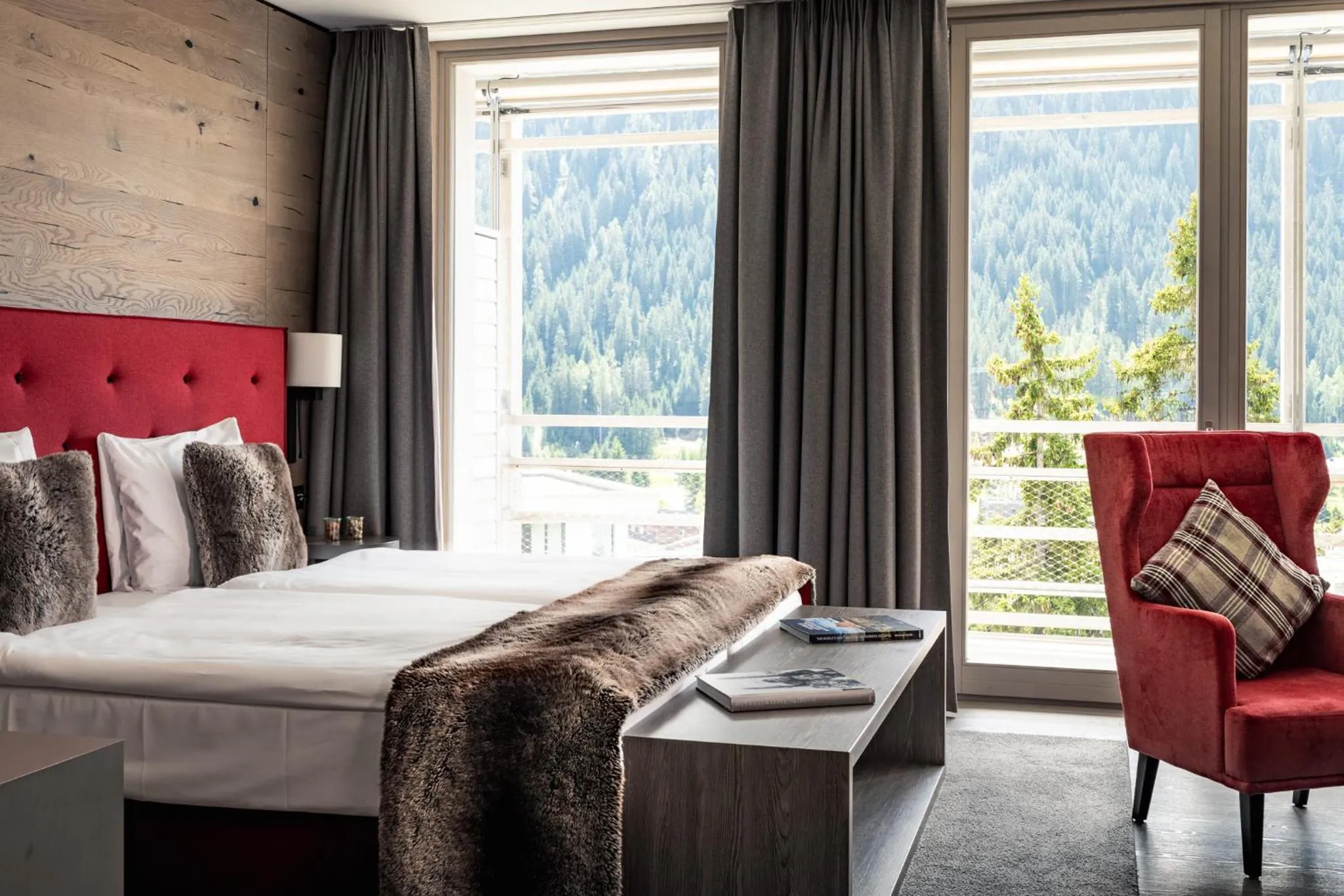 Bedroom, Bed in AMERON Davos Swiss Mountain Resort