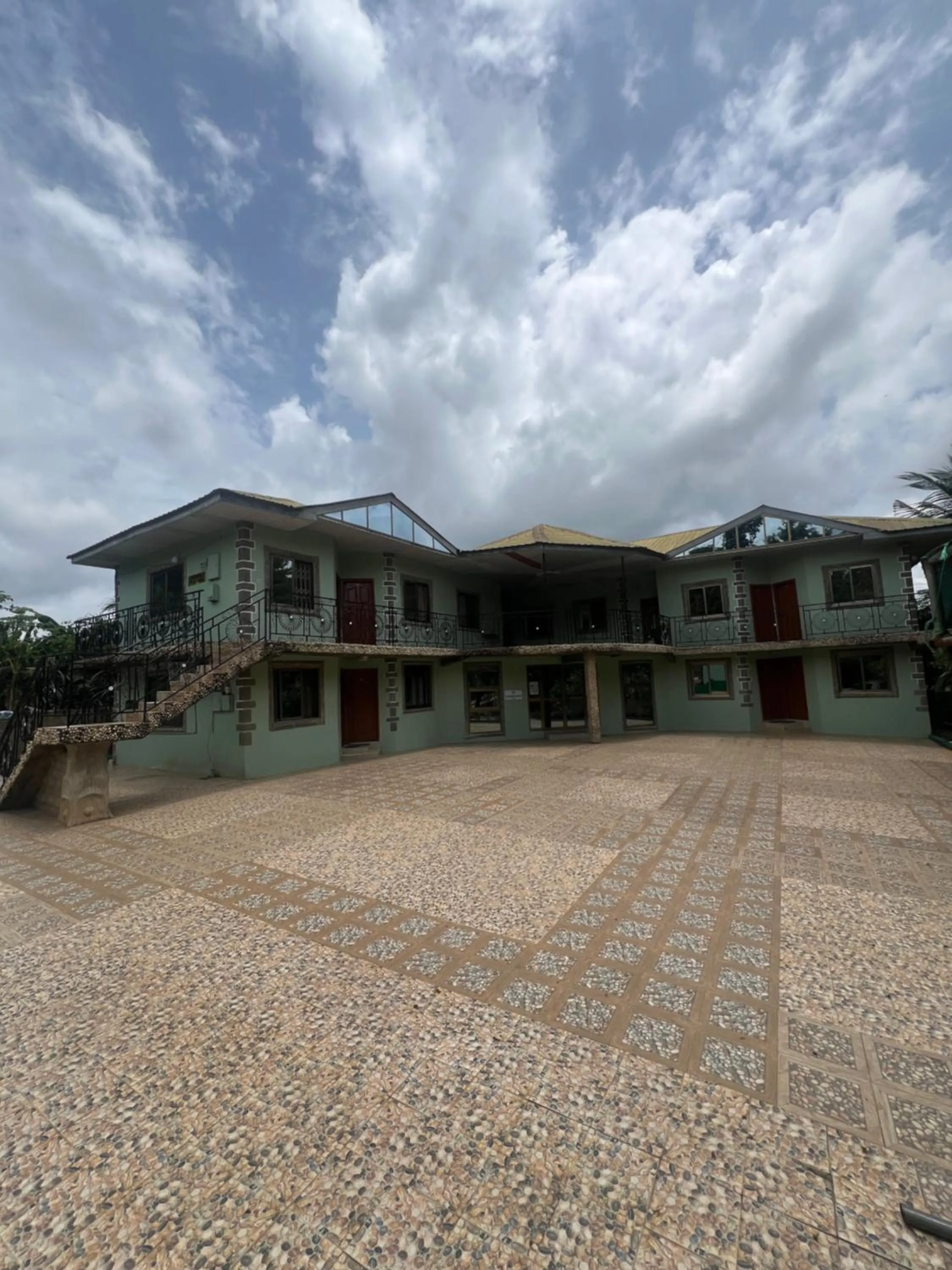 K-Archy Lodge, Kyebi