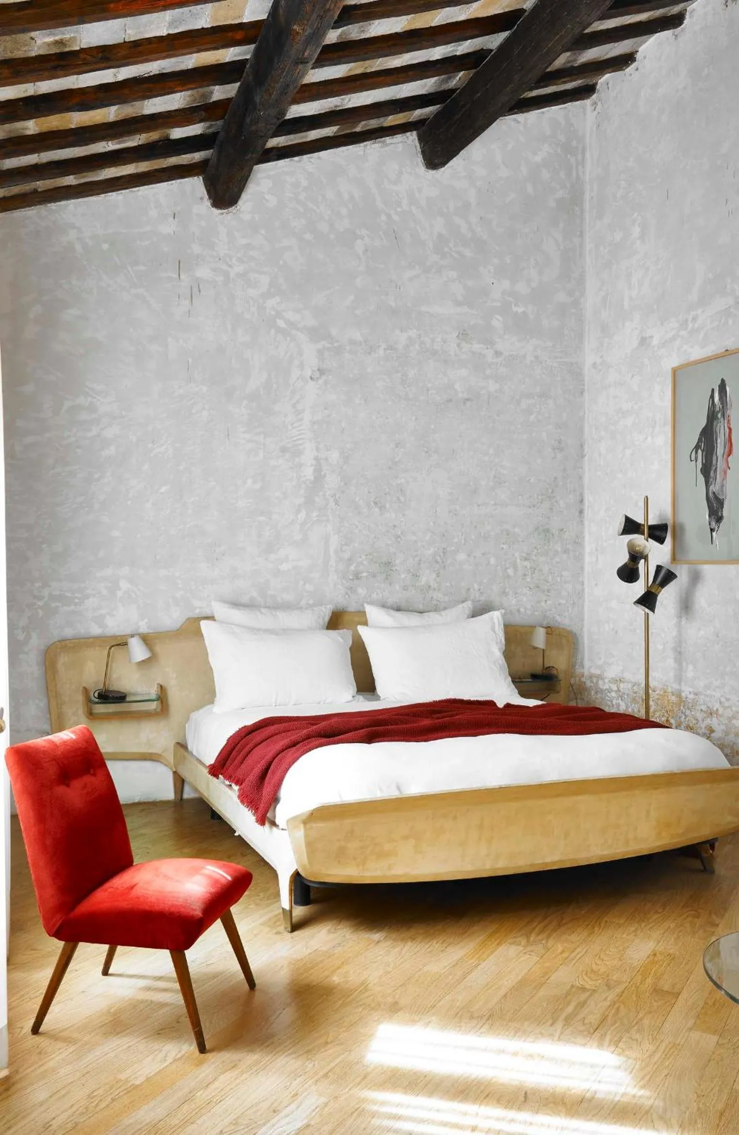 Bed in G-Rough, Rome, a Member of Design Hotels