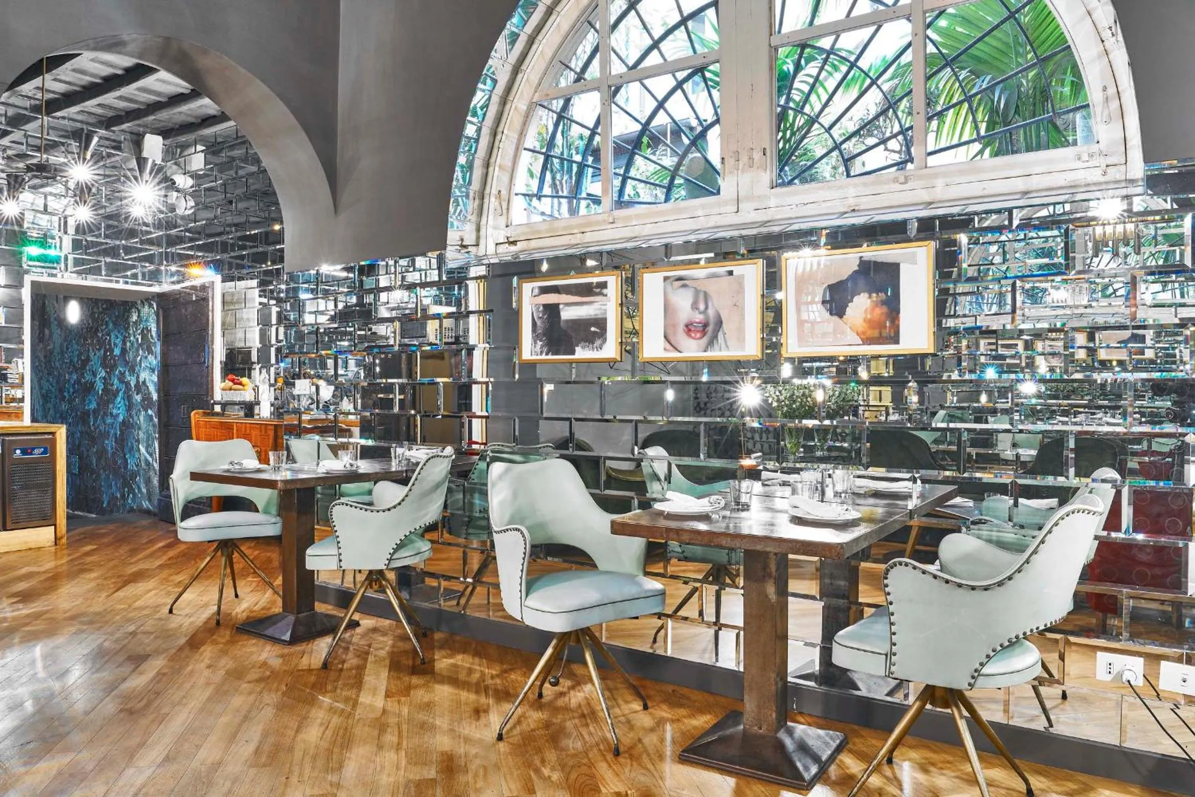 Lounge or bar in G-Rough, Rome, a Member of Design Hotels