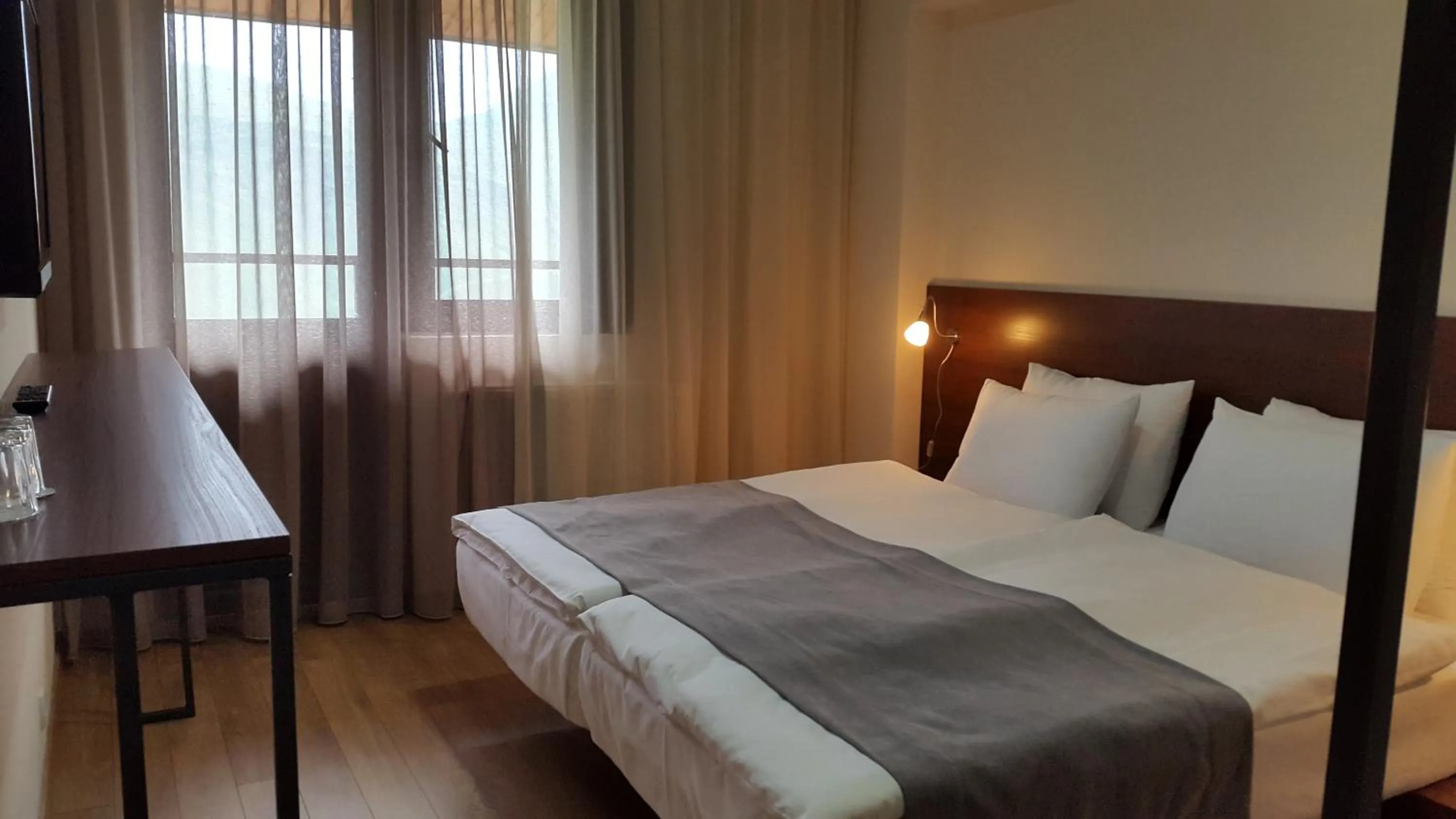 Photo of the whole room, Bed in Monte Hotel