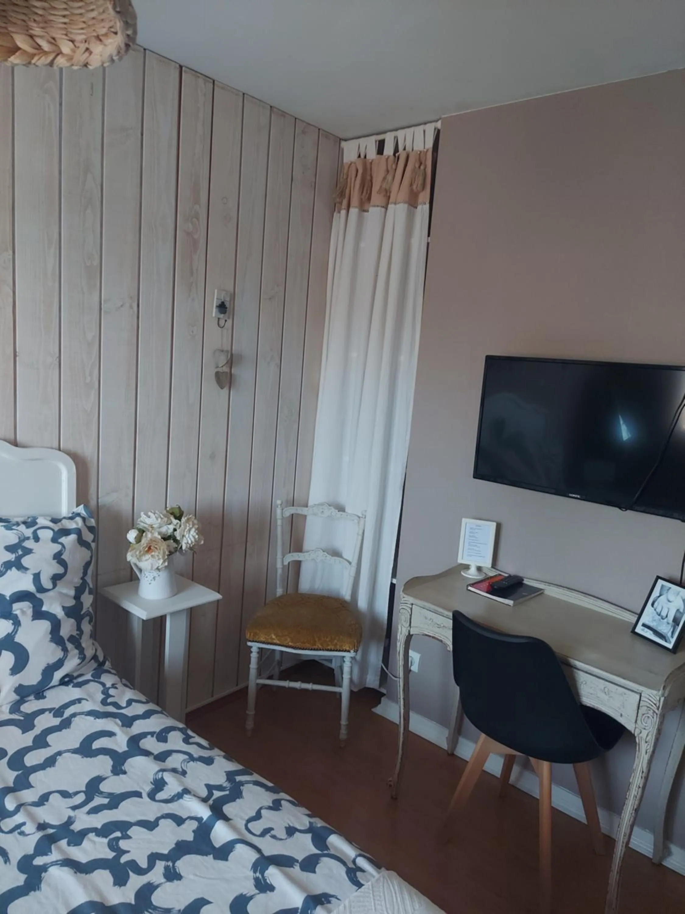 Bed in Chambres d'Hotes des Ecureuils