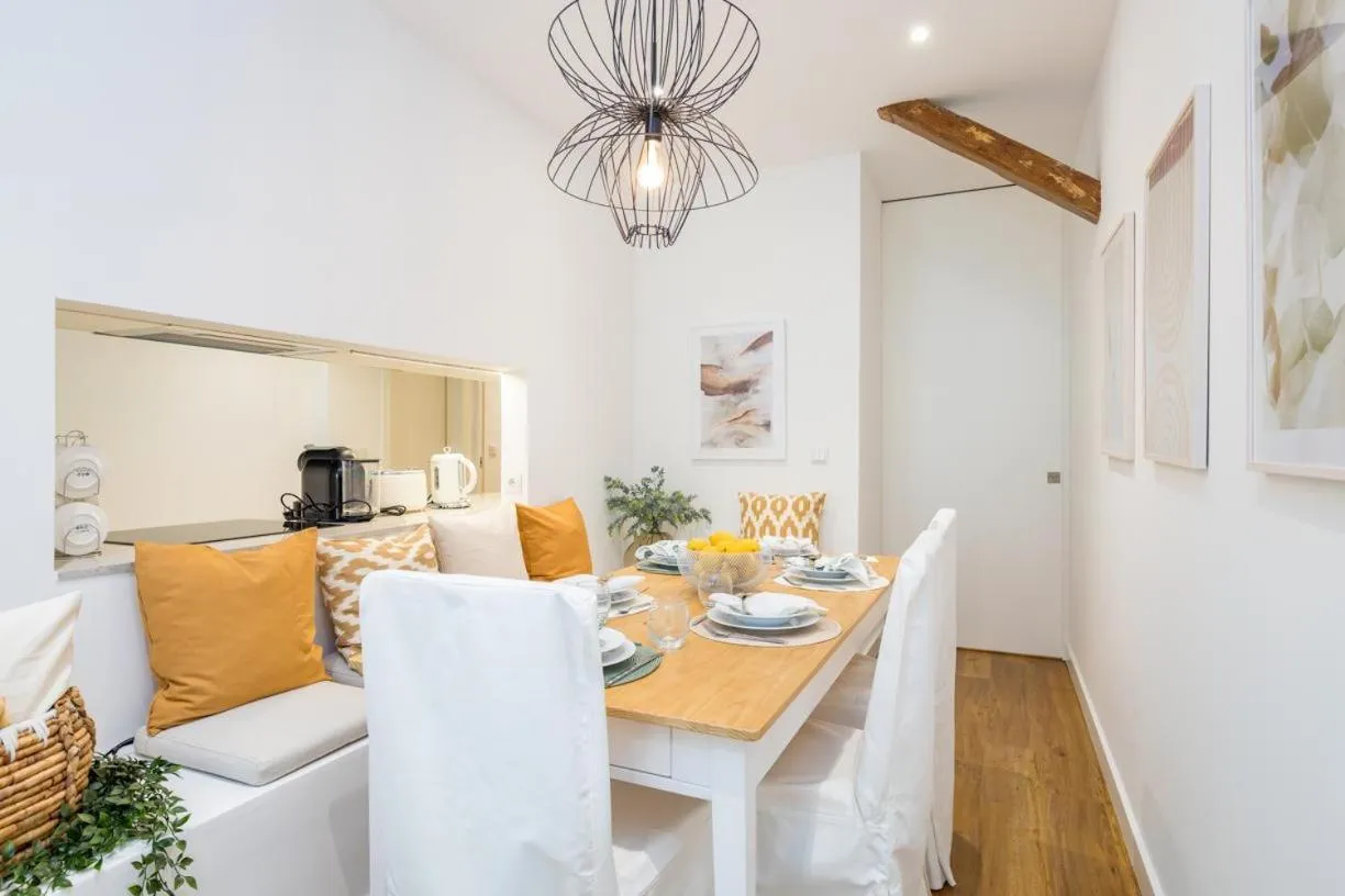 Dining area in Asul B&B