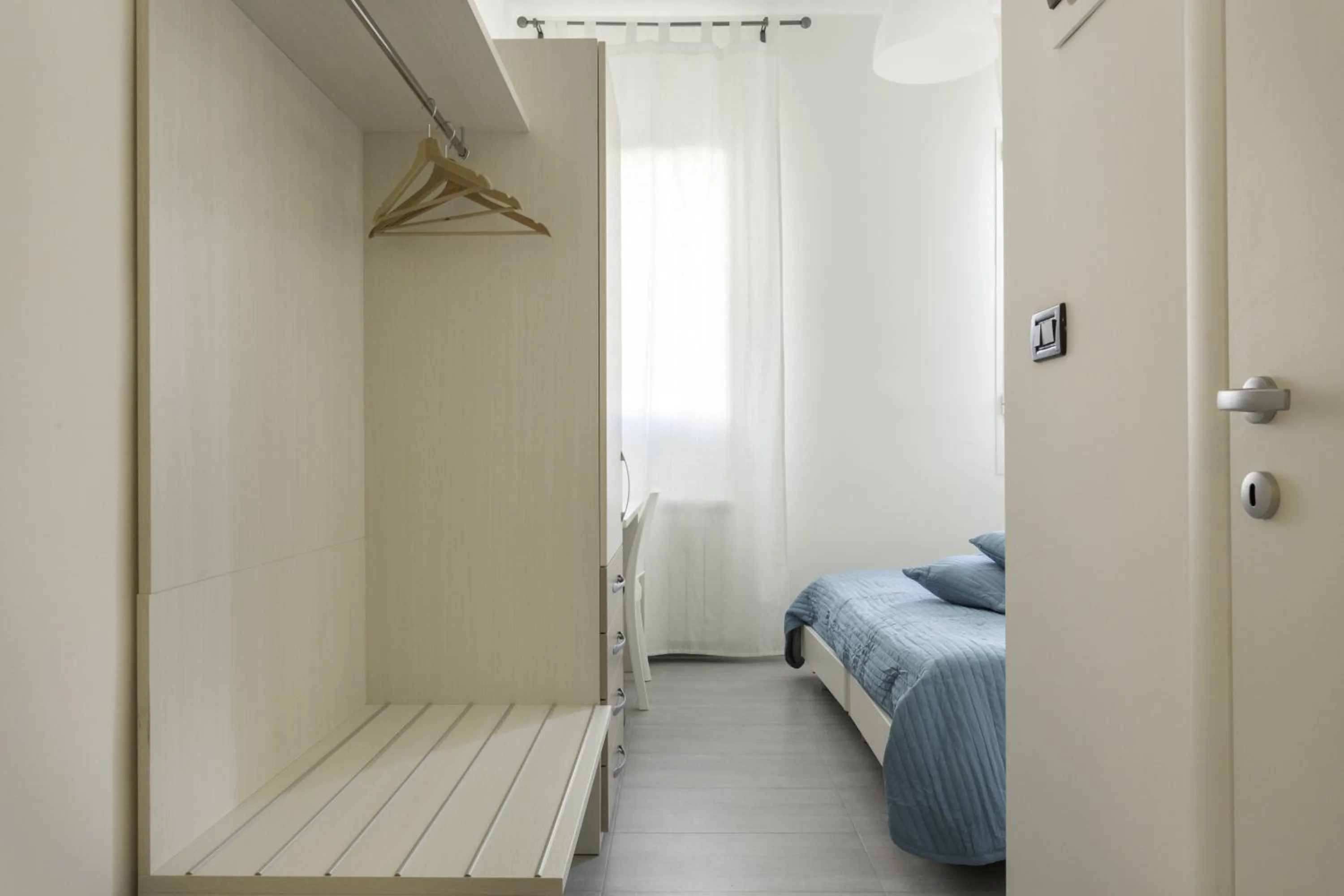 Day, Bed in Easy Venice Rooms 1-2