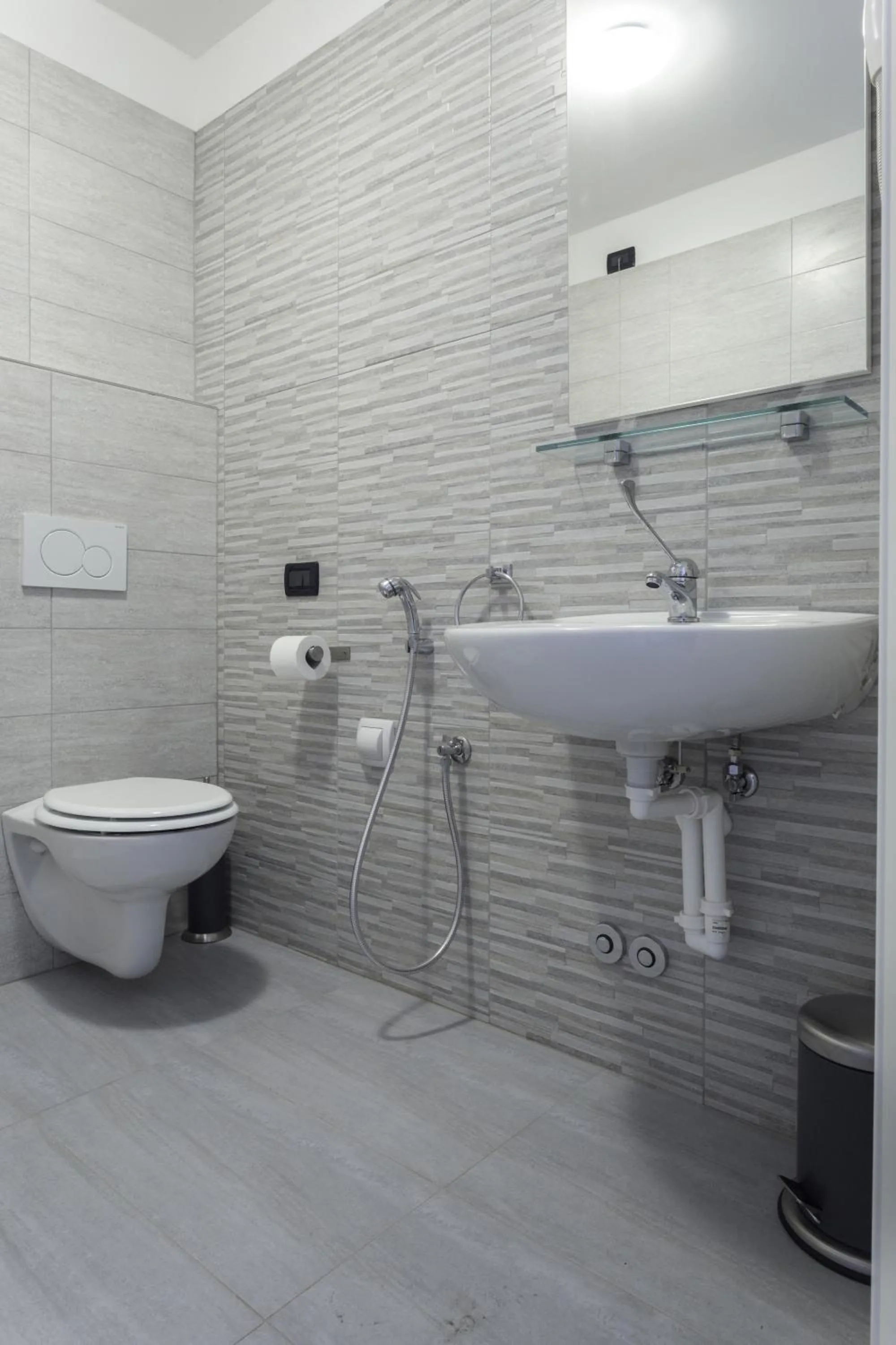 Bathroom in Easy Venice Rooms 1-2