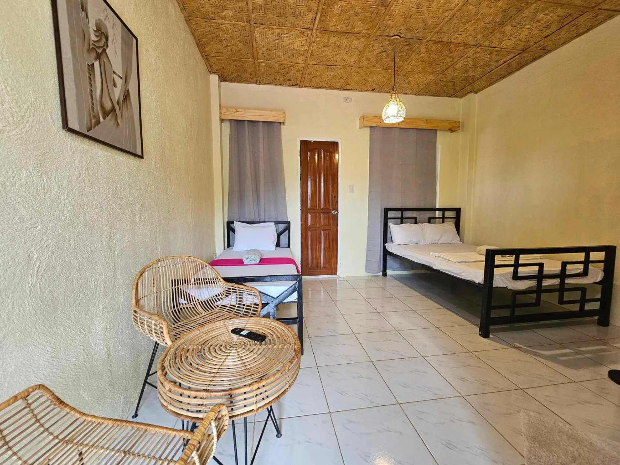 Bedroom, Bed in Acacia Sunset Village Inn