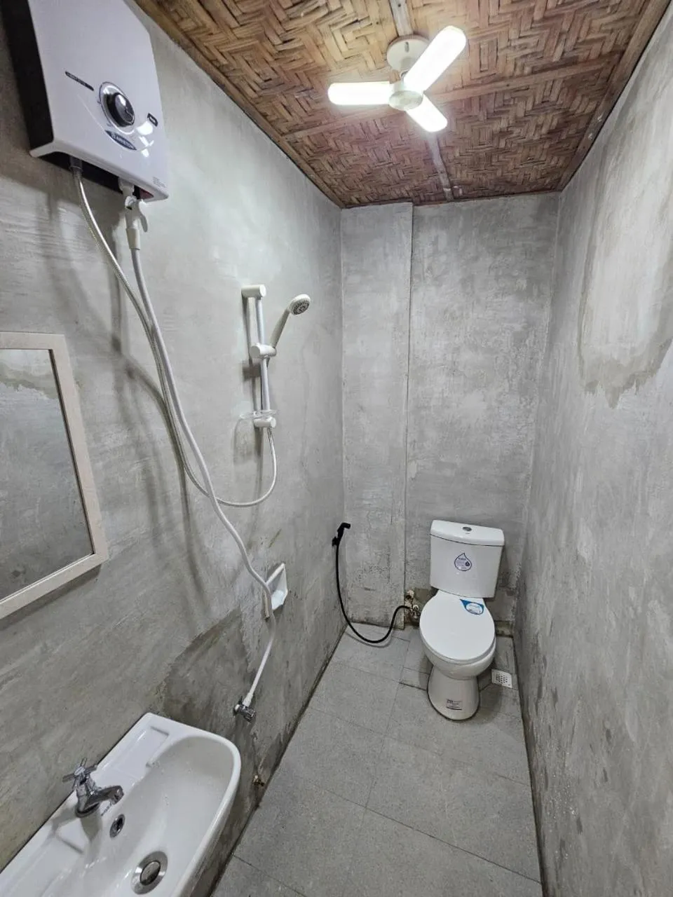 Bathroom in Acacia Sunset Village Inn