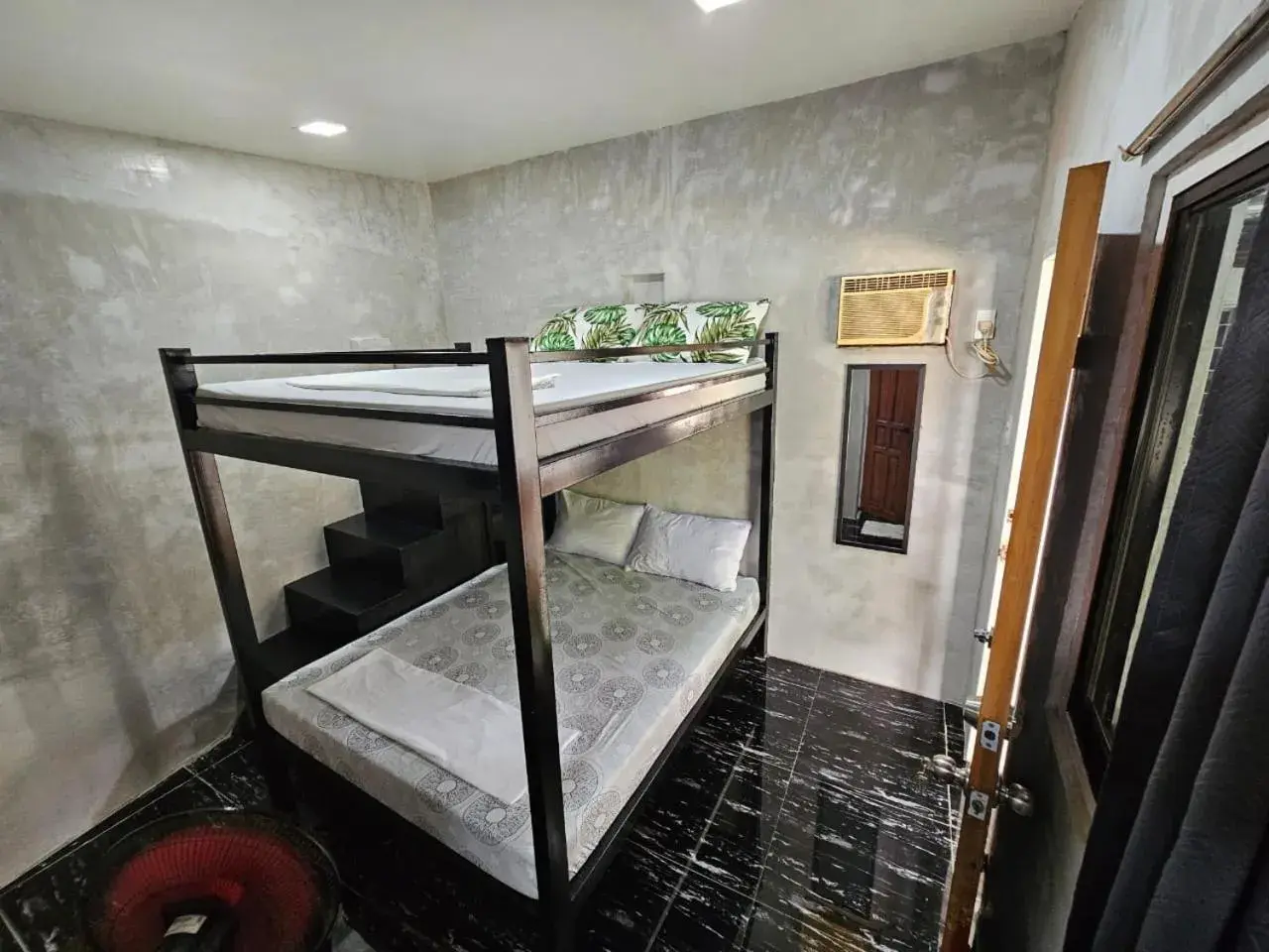 Standard Family Room in Acacia Sunset Village Inn Standard Family Room in Acacia Sunset Village Inn