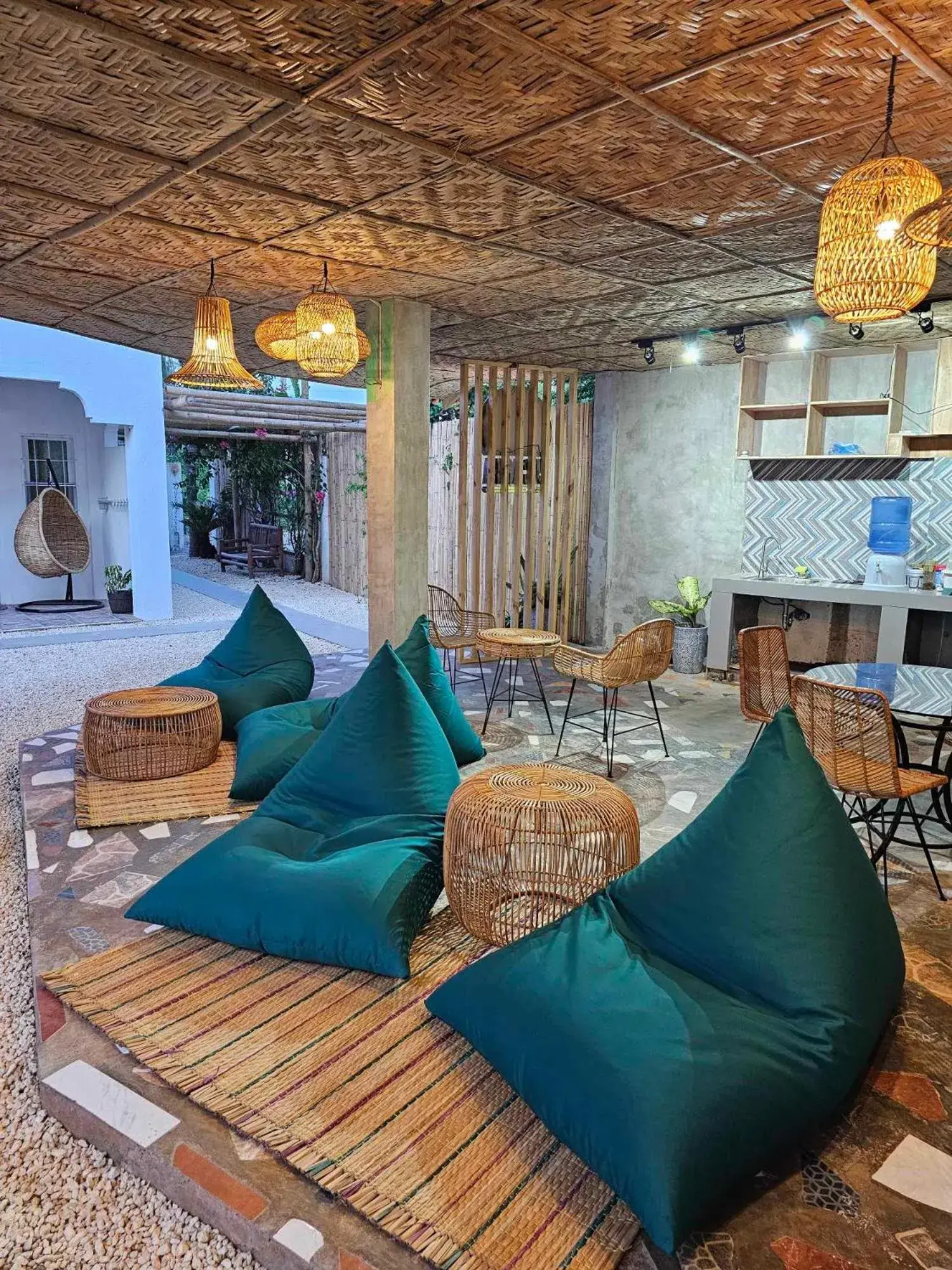 Deluxe Room in Acacia Sunset Village Inn Deluxe Room in Acacia Sunset Village Inn