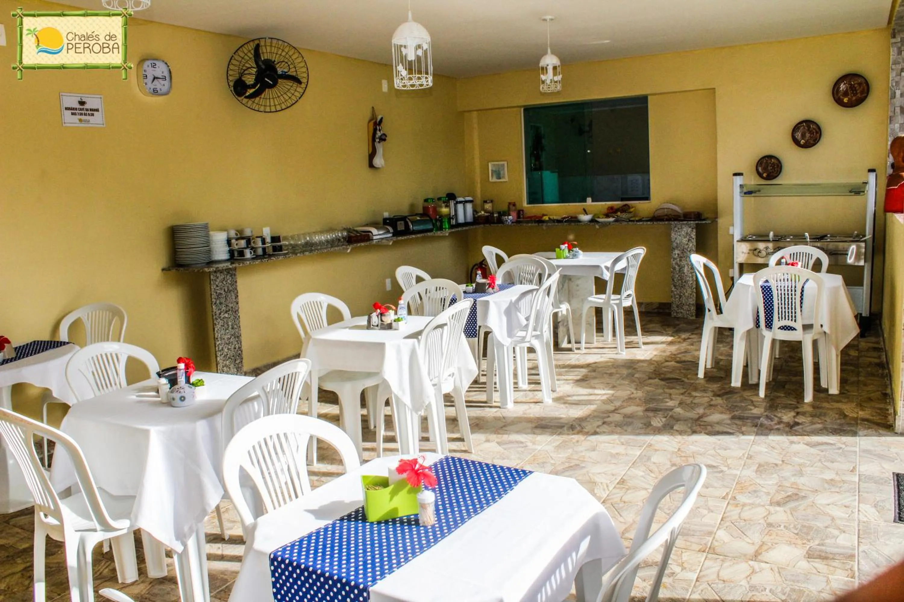 Buffet breakfast in Chalés de Peroba