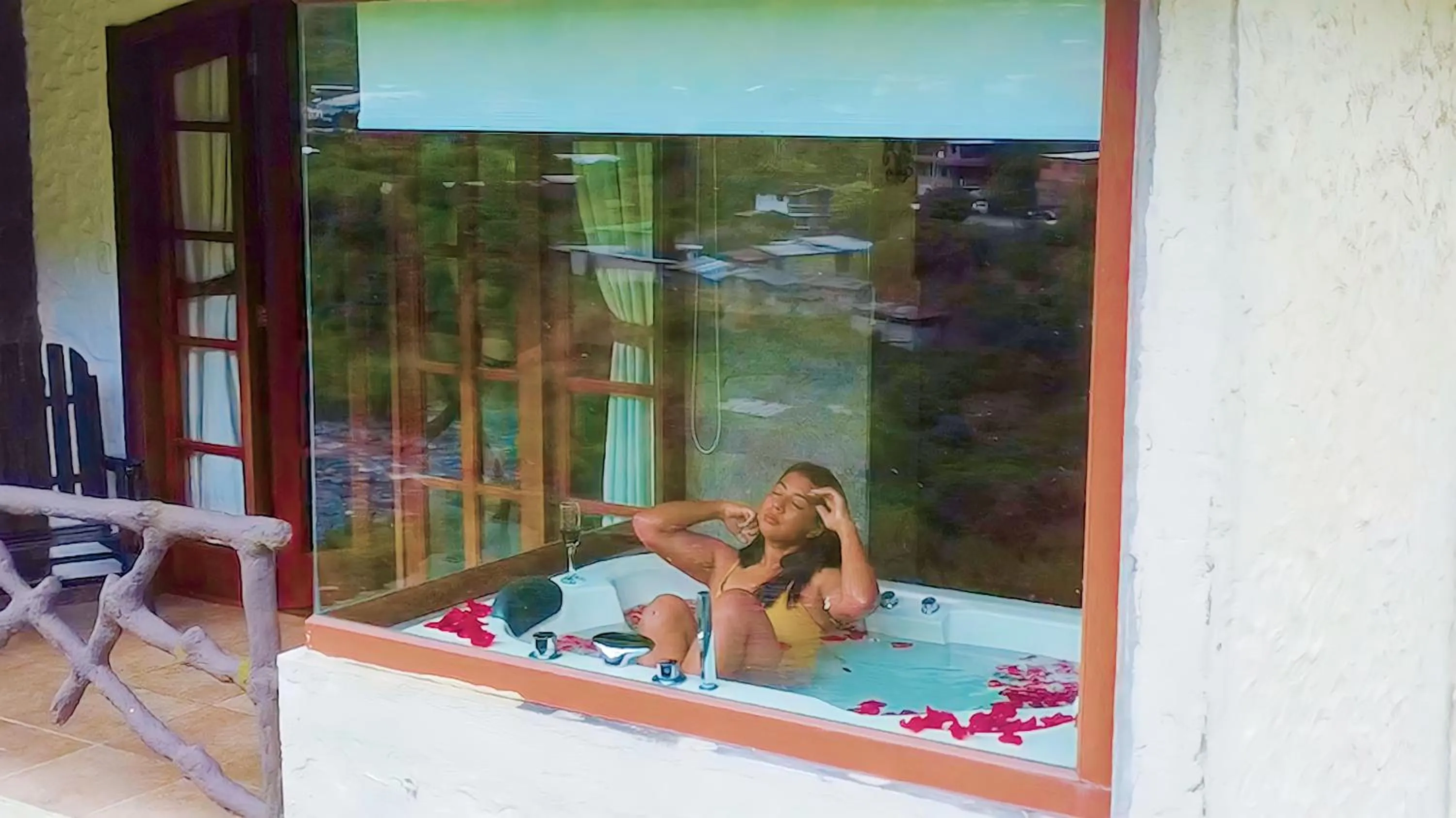 Hot Tub in Aldea Real Eco Friendly