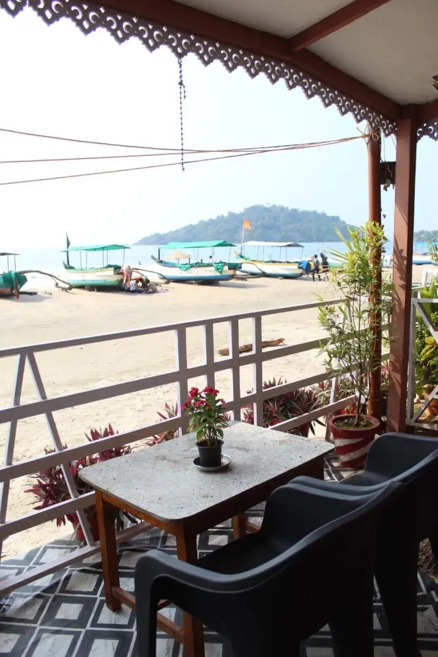 Lira Beach Place Lira Beach Place