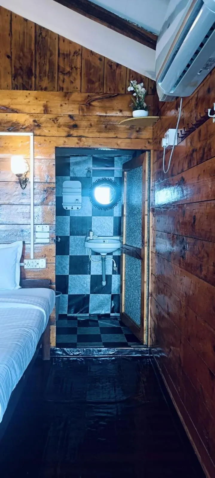 Bathroom in Lira Beach Place