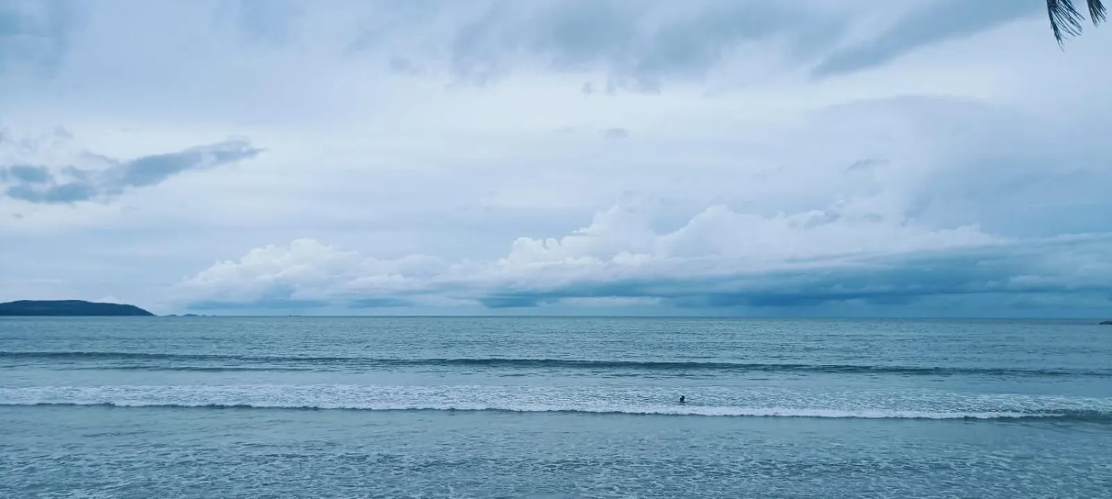 Beach in Lira Beach Place