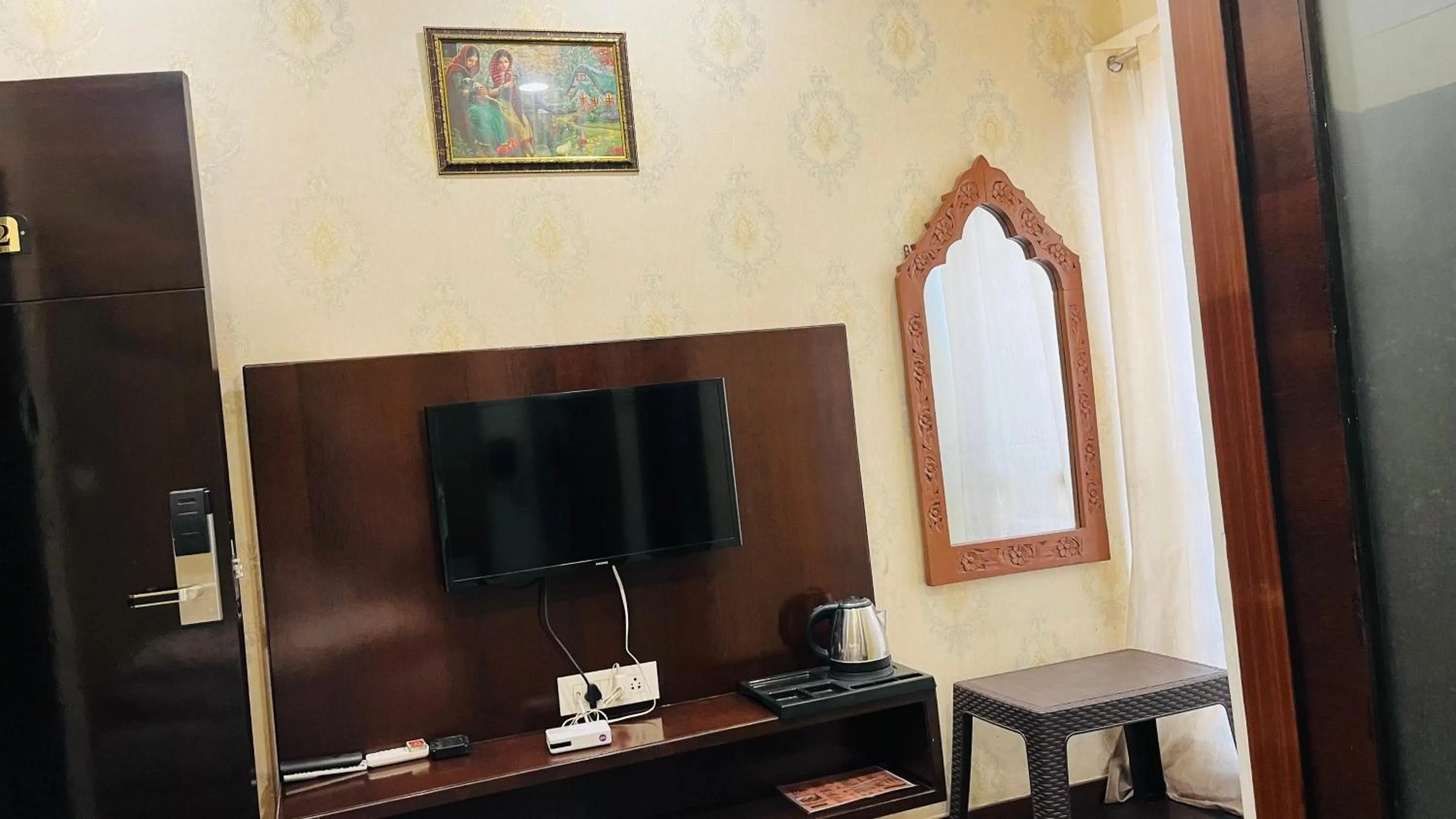 TV and multimedia in Hotel New Holiday