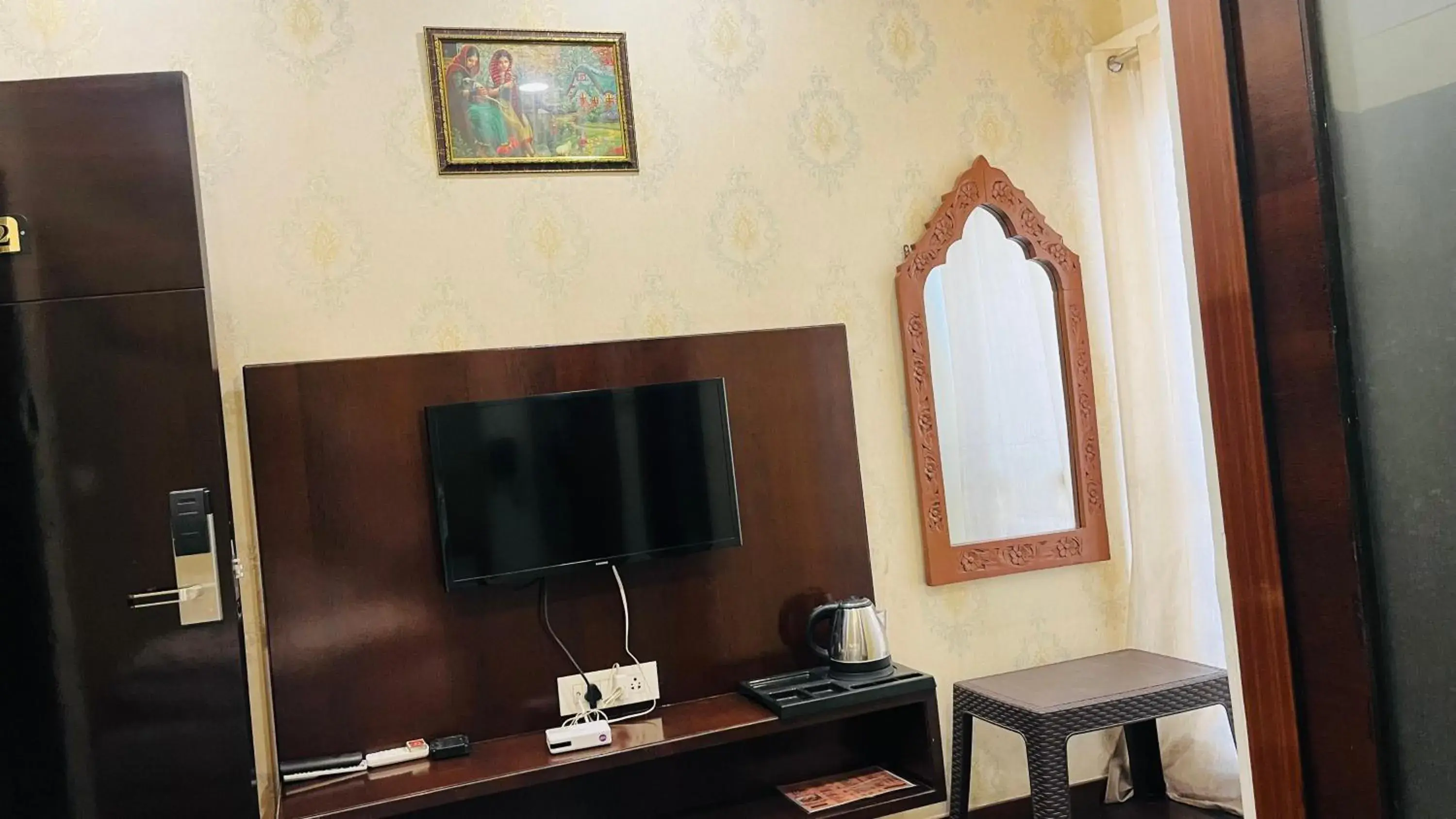 Small Double Room in Hotel New Holiday Small Double Room in Hotel New Holiday