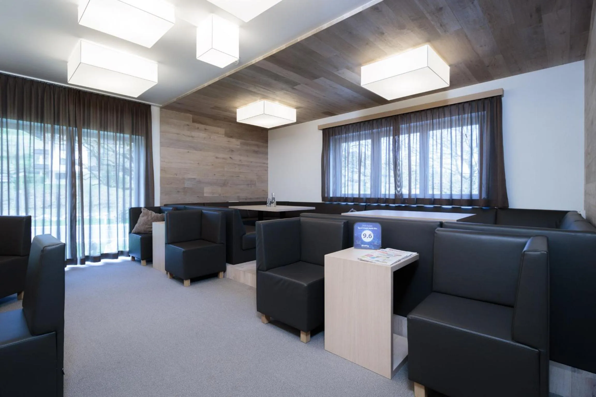 Communal lounge/ TV room in Sport Chalet Maria Alm