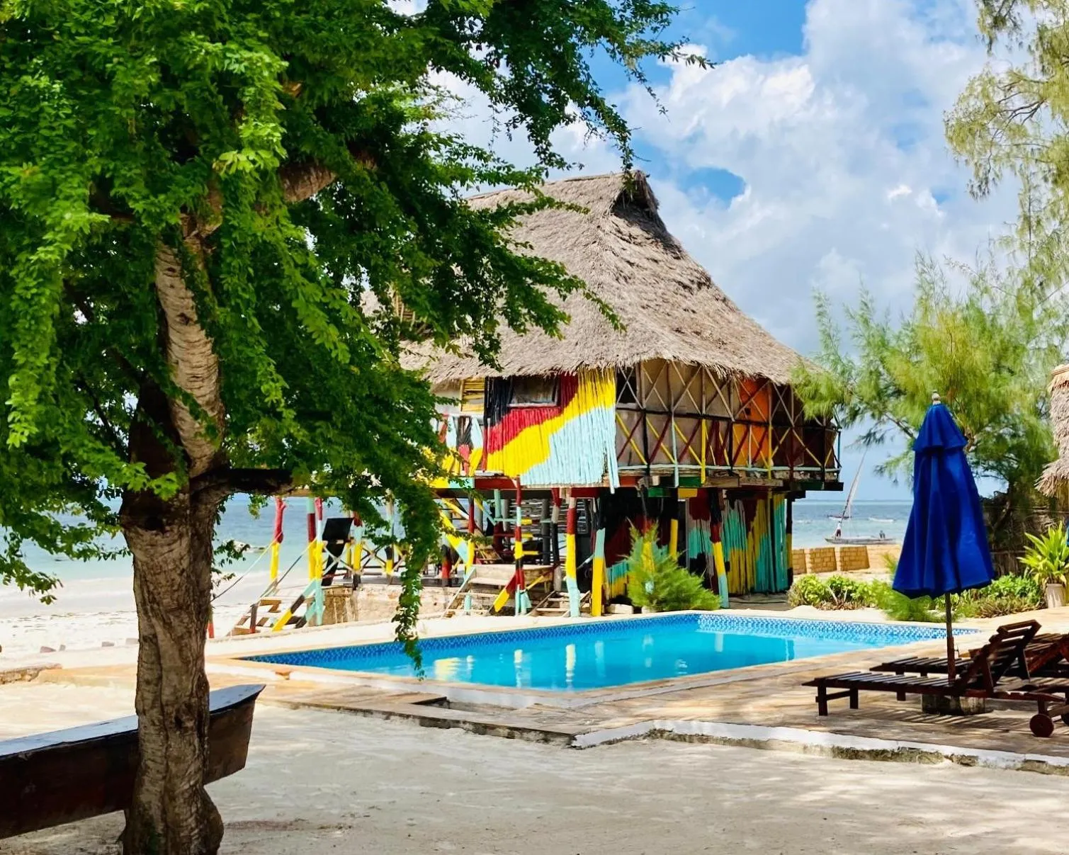 Swimming pool in Kaure Sand Beach Lodge