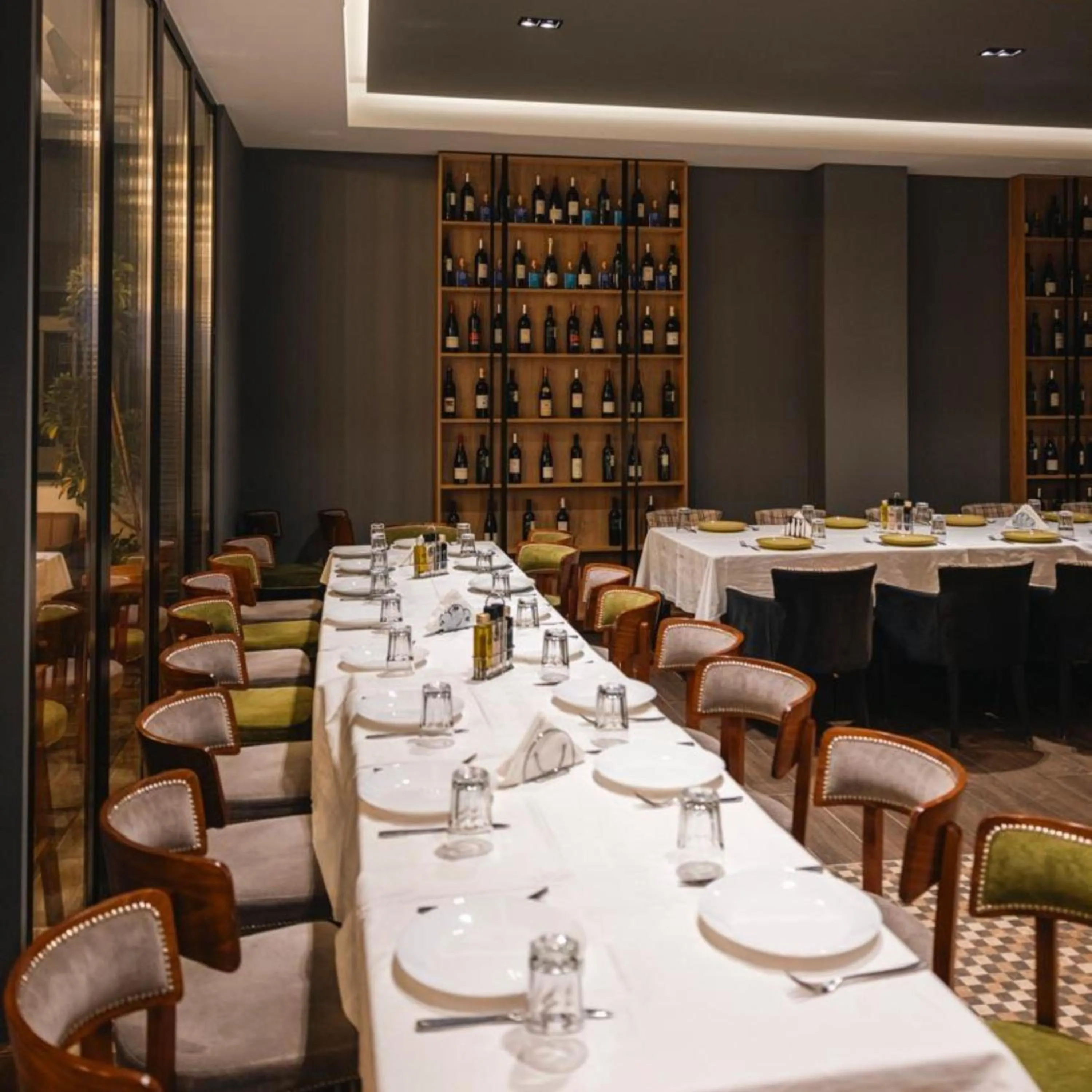 Restaurant/places to eat in Oxygen Boutique Hotel