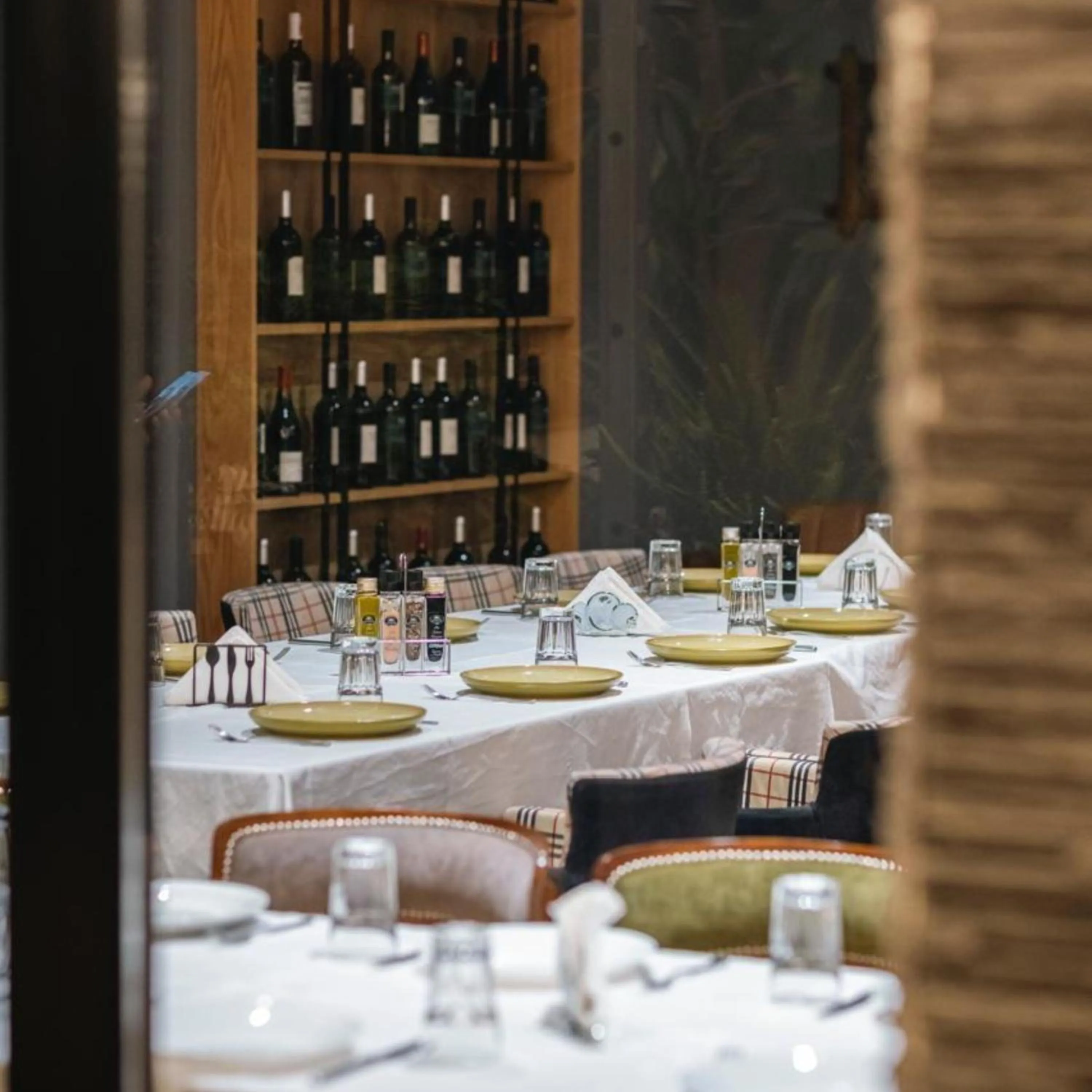 Restaurant/places to eat in Oxygen Boutique Hotel