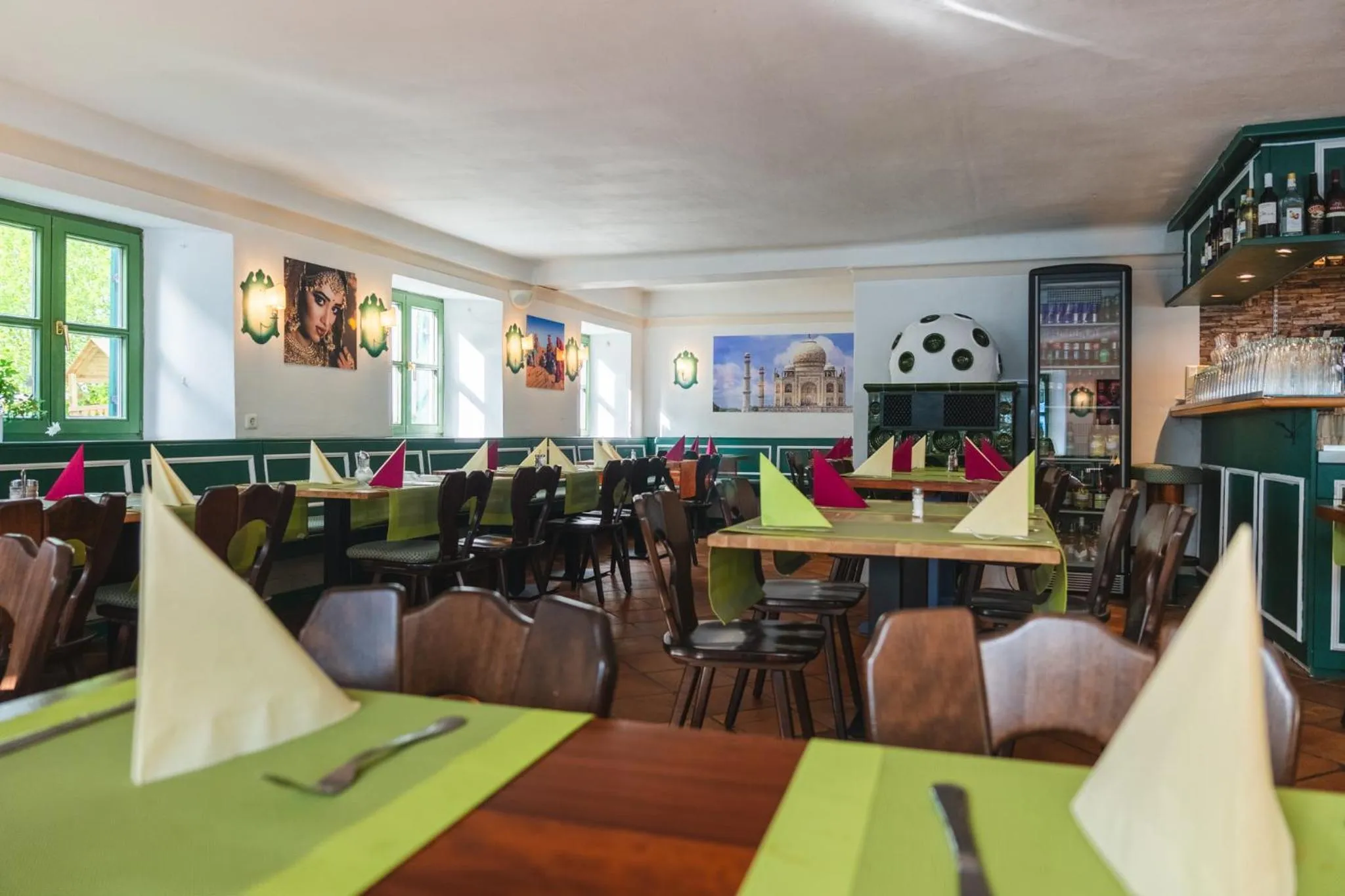 Restaurant/places to eat in Hotel Restaurant Taverna