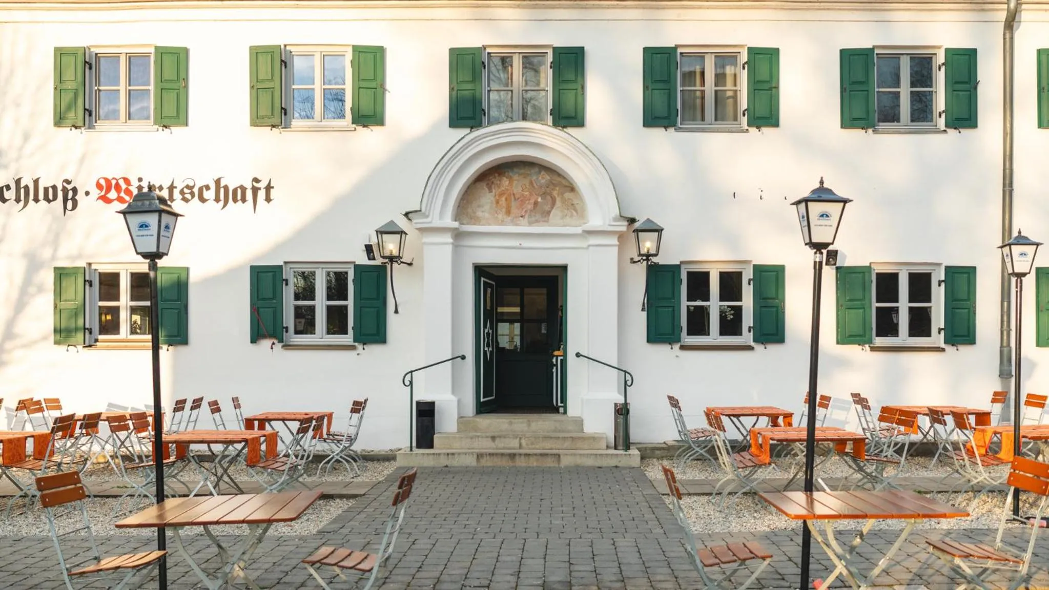 Property building in Hotel Restaurant Taverna