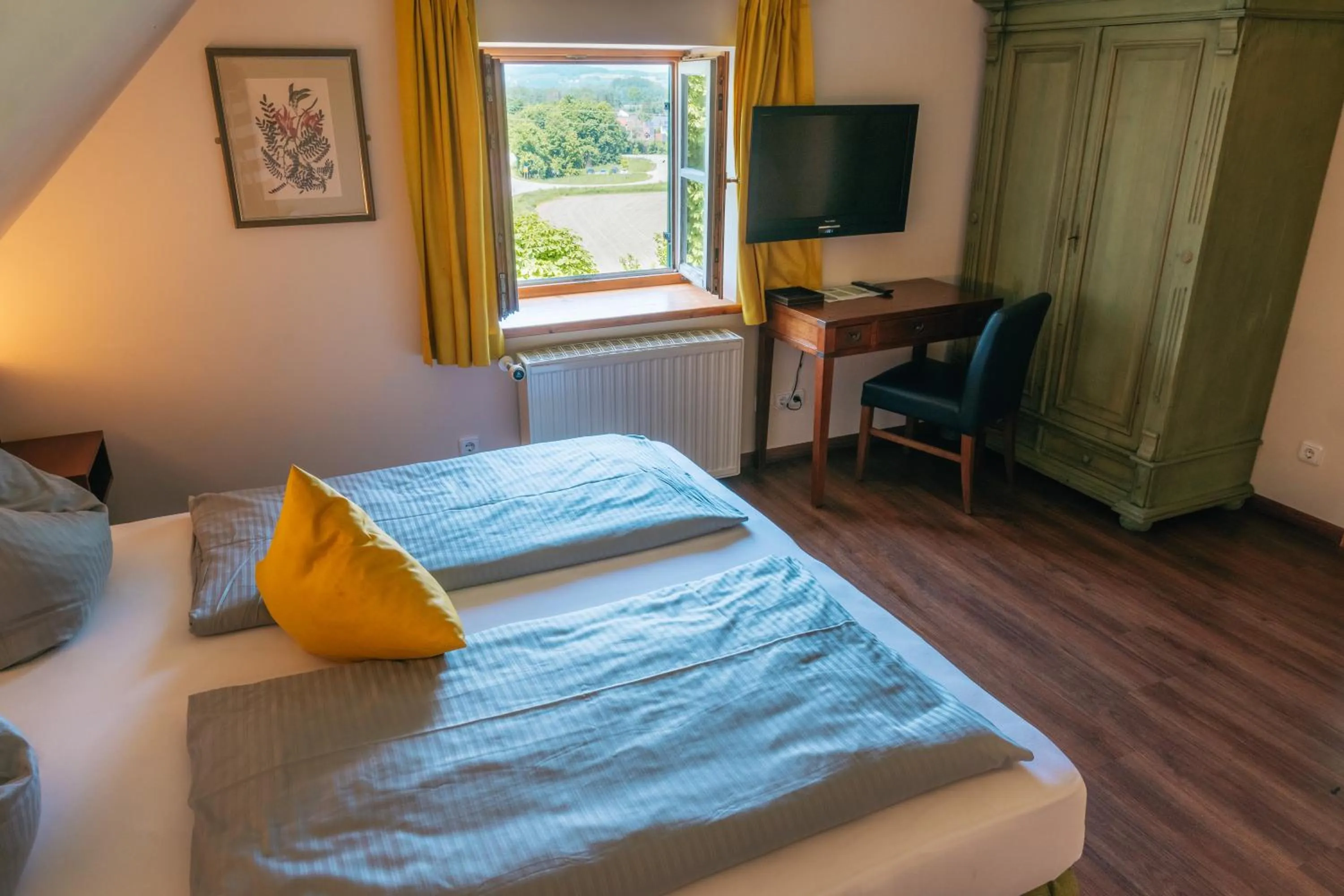 Bed in Hotel Restaurant Taverna