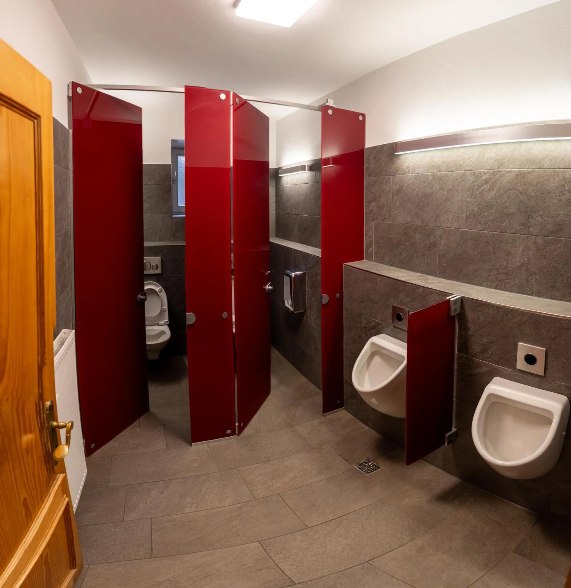 Toilet in Hotel Restaurant Taverna