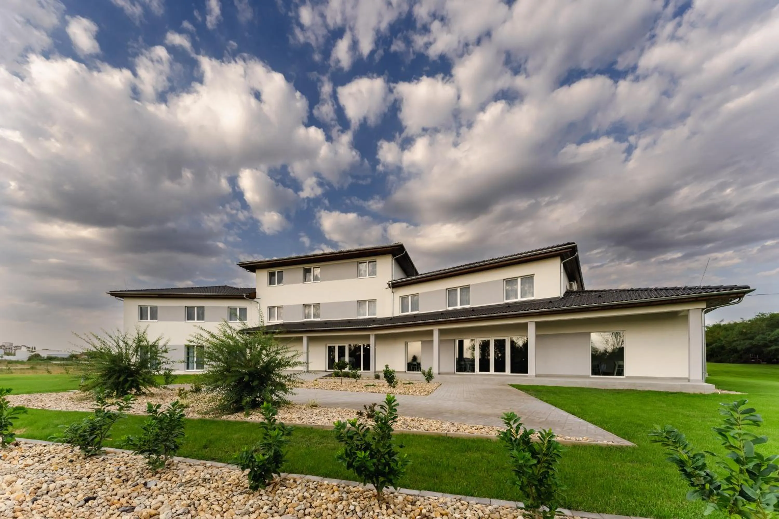 Property building in Airport Budapest Noa Panzió Noa Hotel