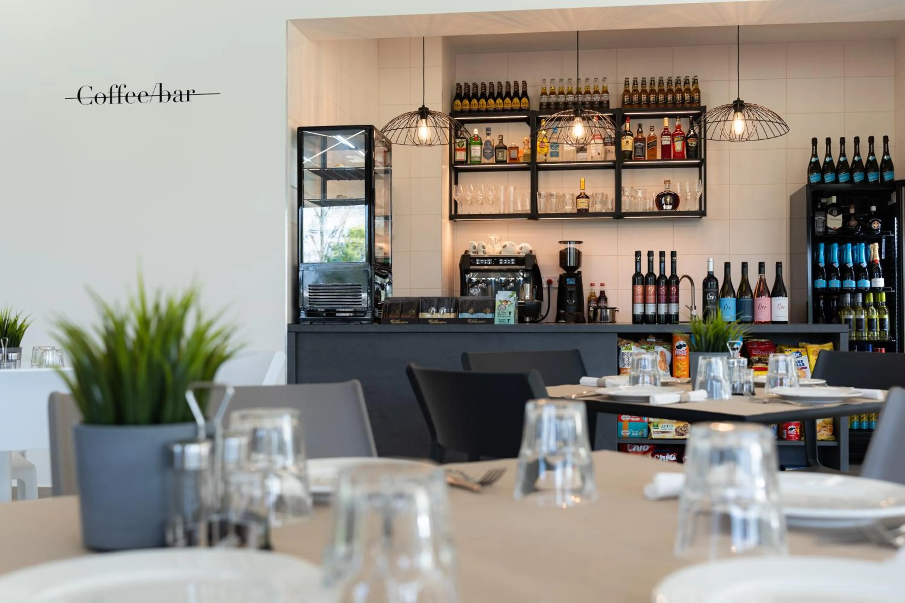 Restaurant/places to eat in Airport Budapest Noa Panzió Noa Hotel