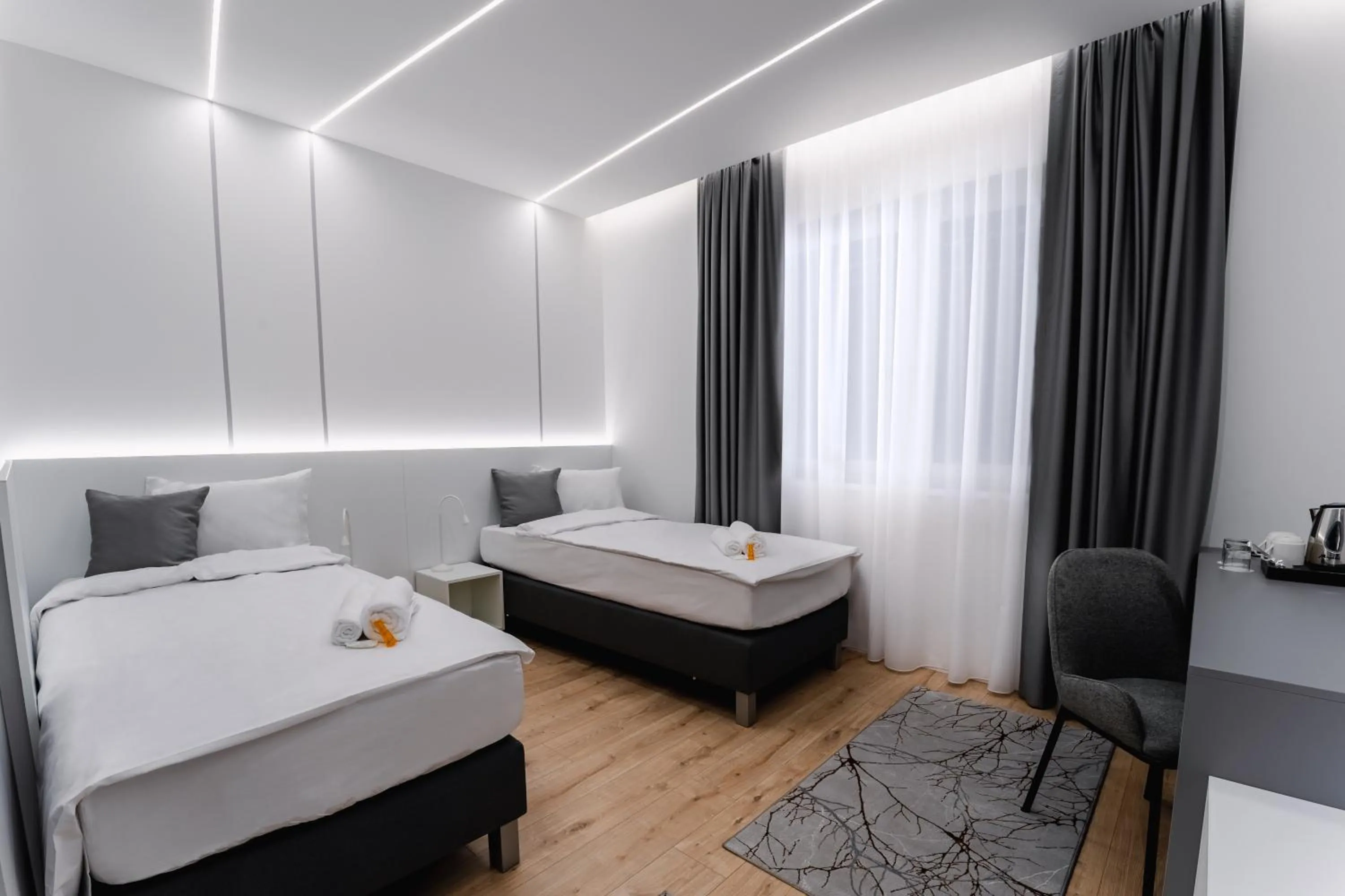 Photo of the whole room, Bed in Airport Budapest Noa Panzió Noa Hotel