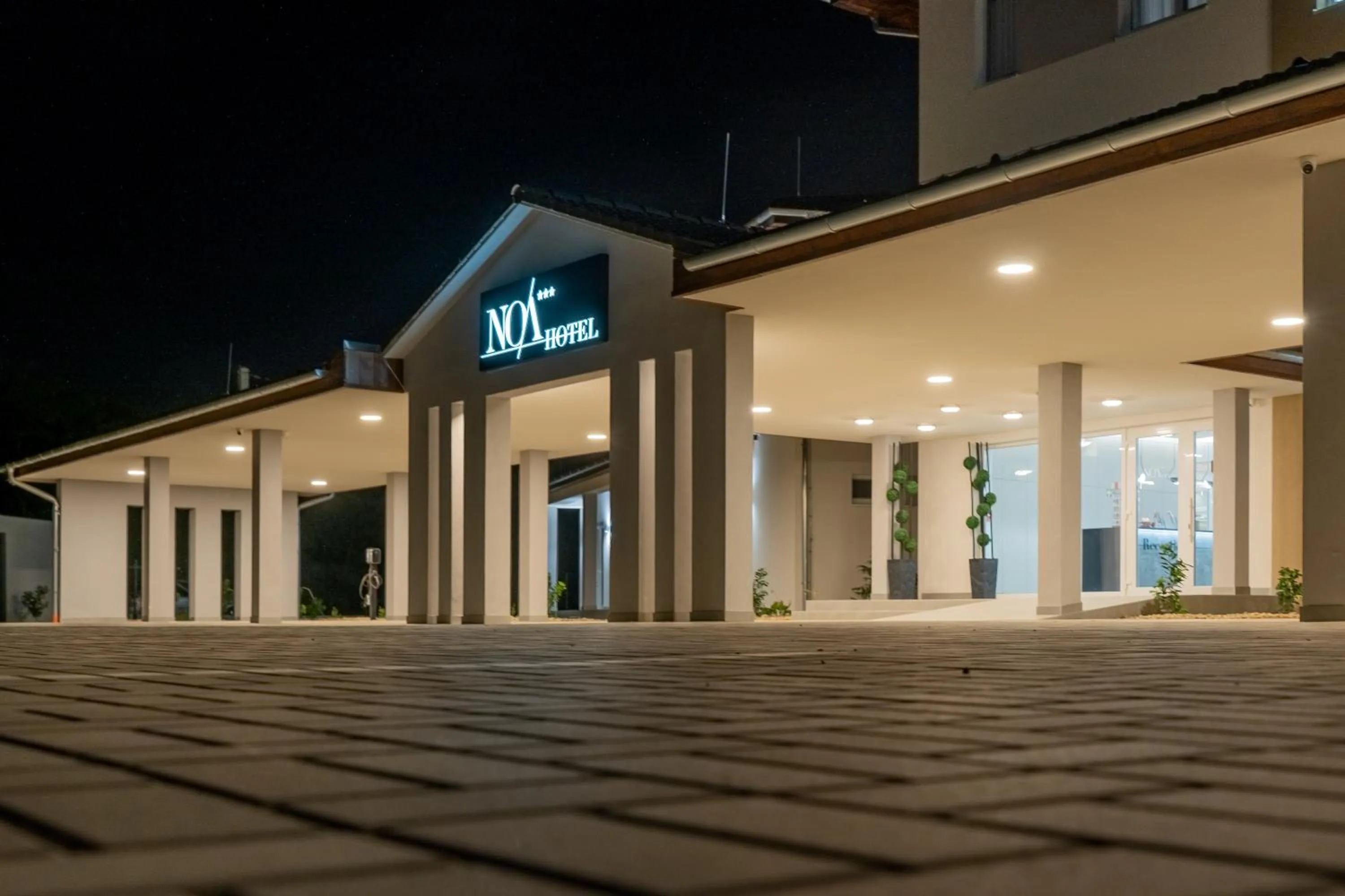 Property building in Airport Budapest Noa Panzió Noa Hotel