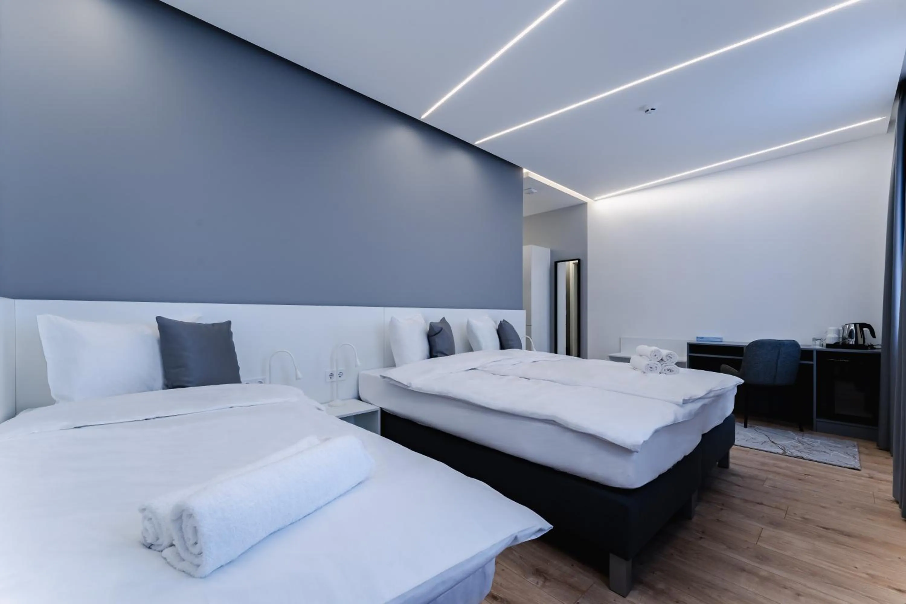 Photo of the whole room, Bed in Airport Budapest Noa Panzió Noa Hotel