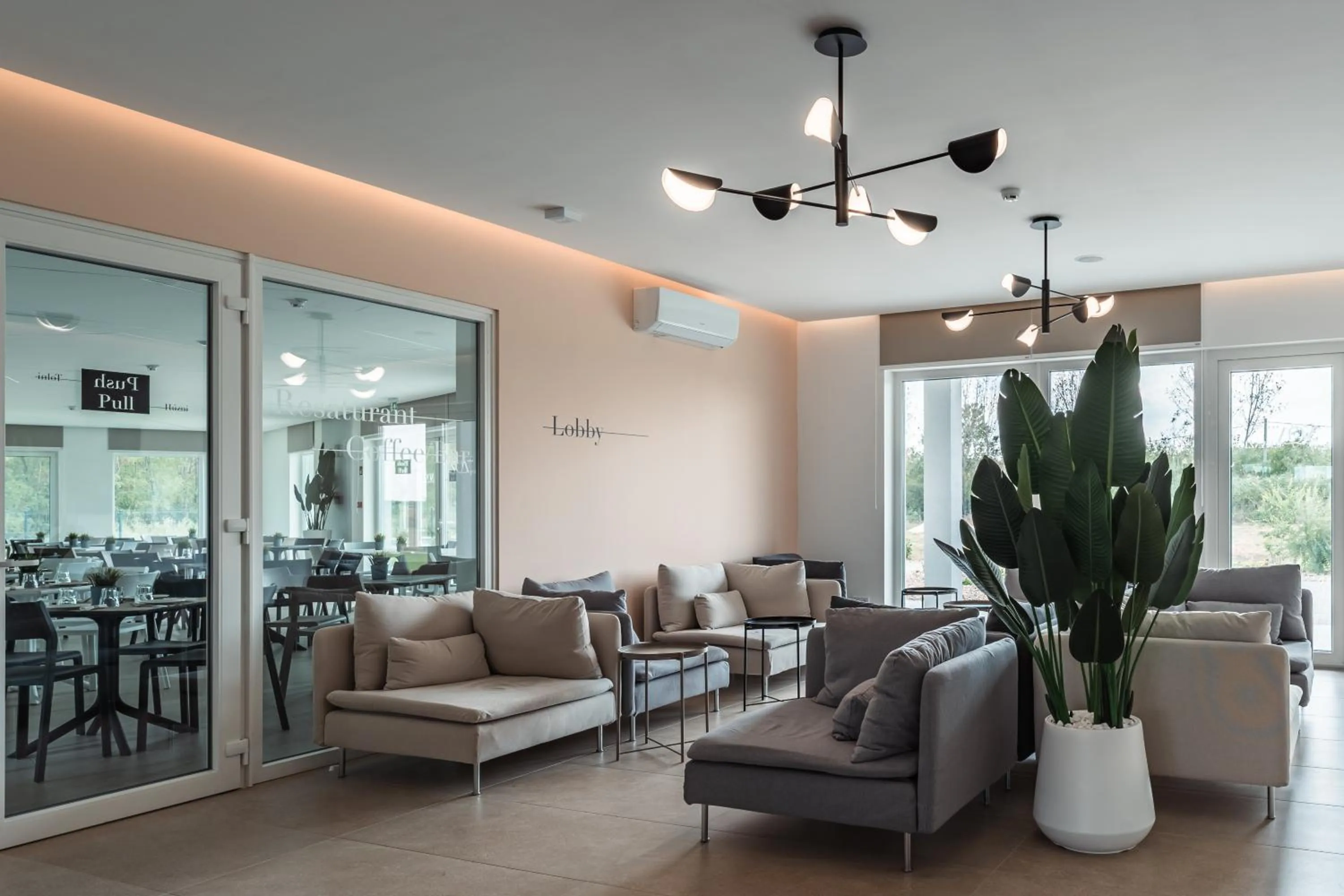 Lobby or reception in Airport Budapest Noa Panzió Noa Hotel