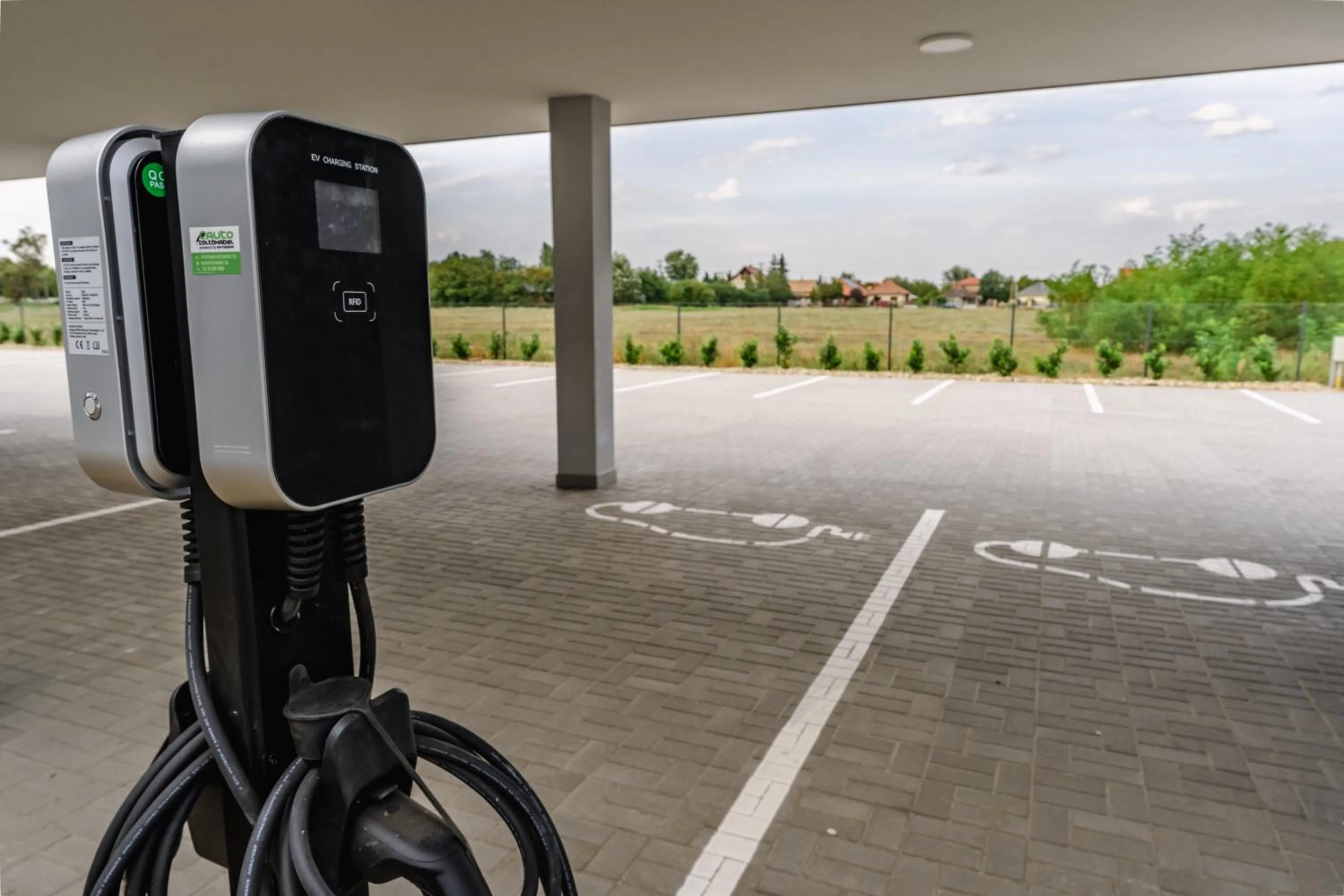 Parking in Airport Budapest Noa Panzió Noa Hotel