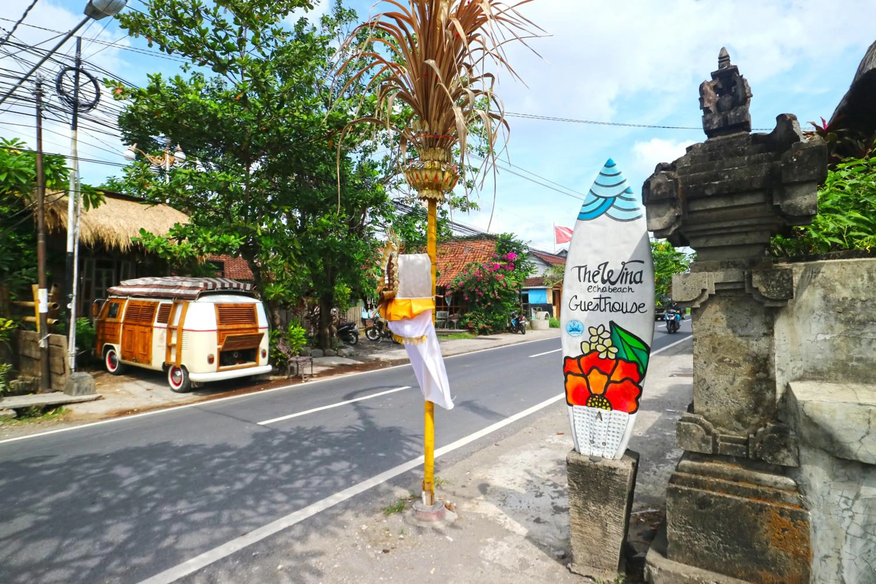 Facade/entrance in The Wina Echo Beach Guest House
